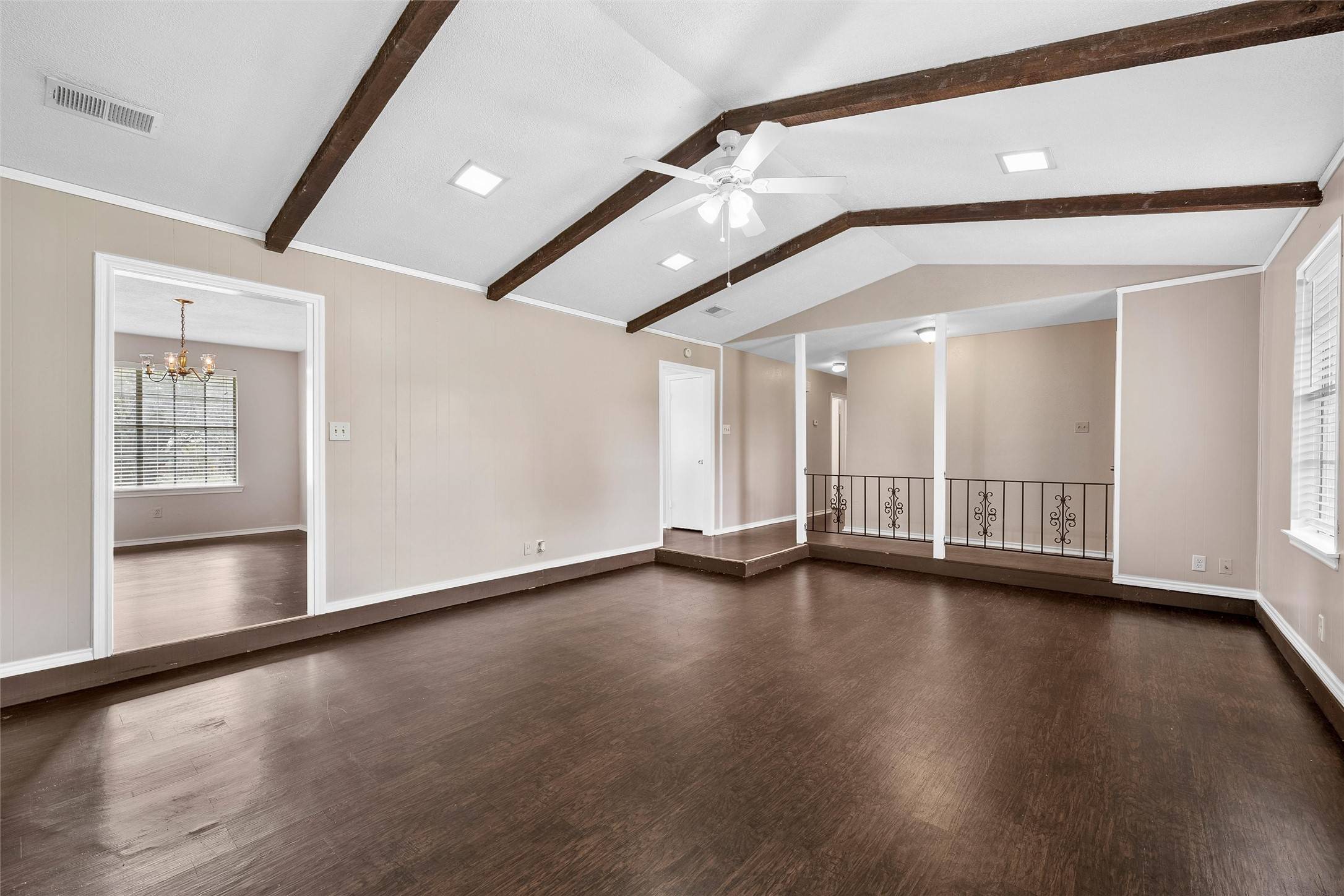 Hewitt, TX 76643,444 Lindenwood LN W