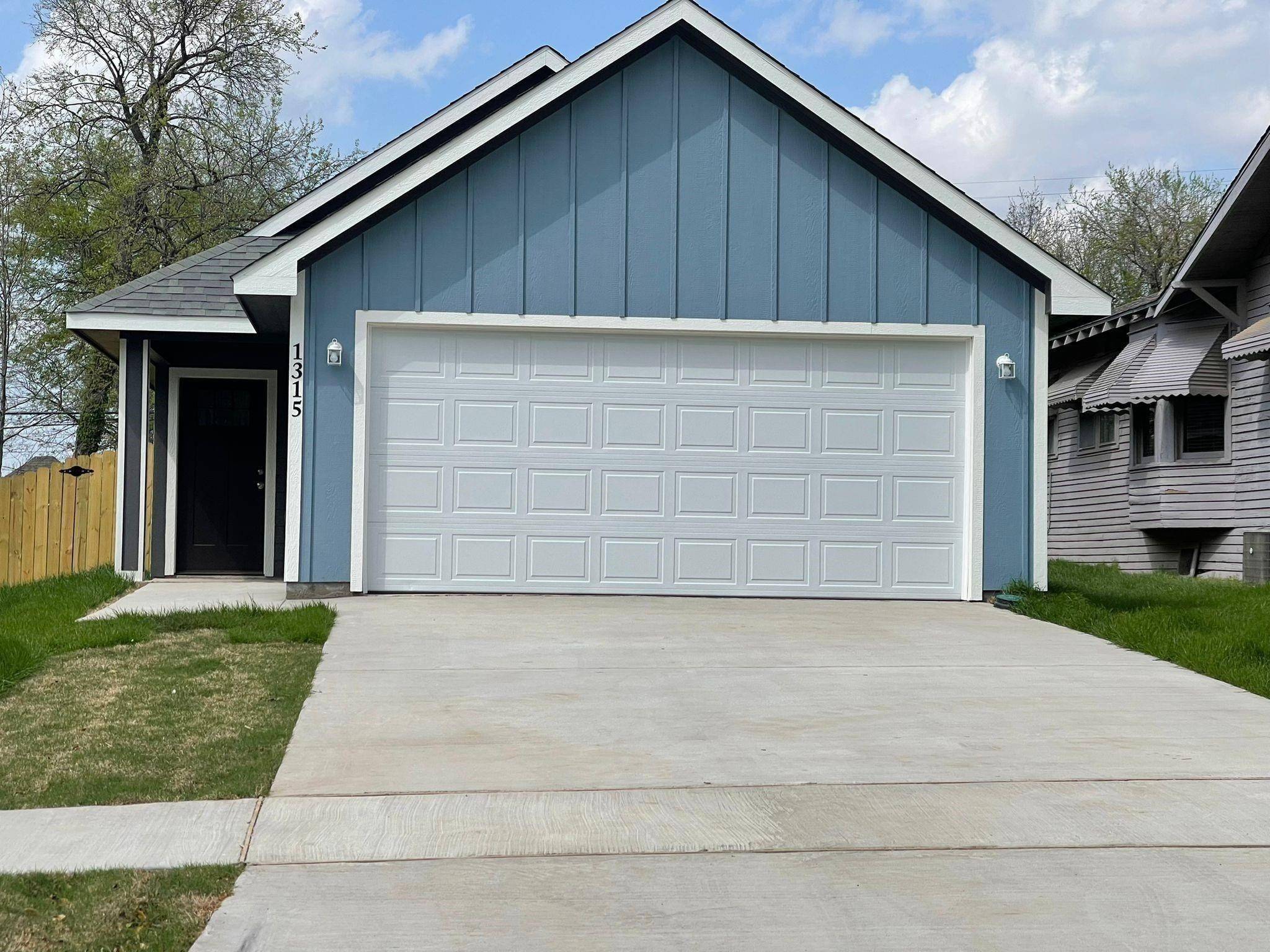 Denison, TX 75020,1315 W Gandy ST