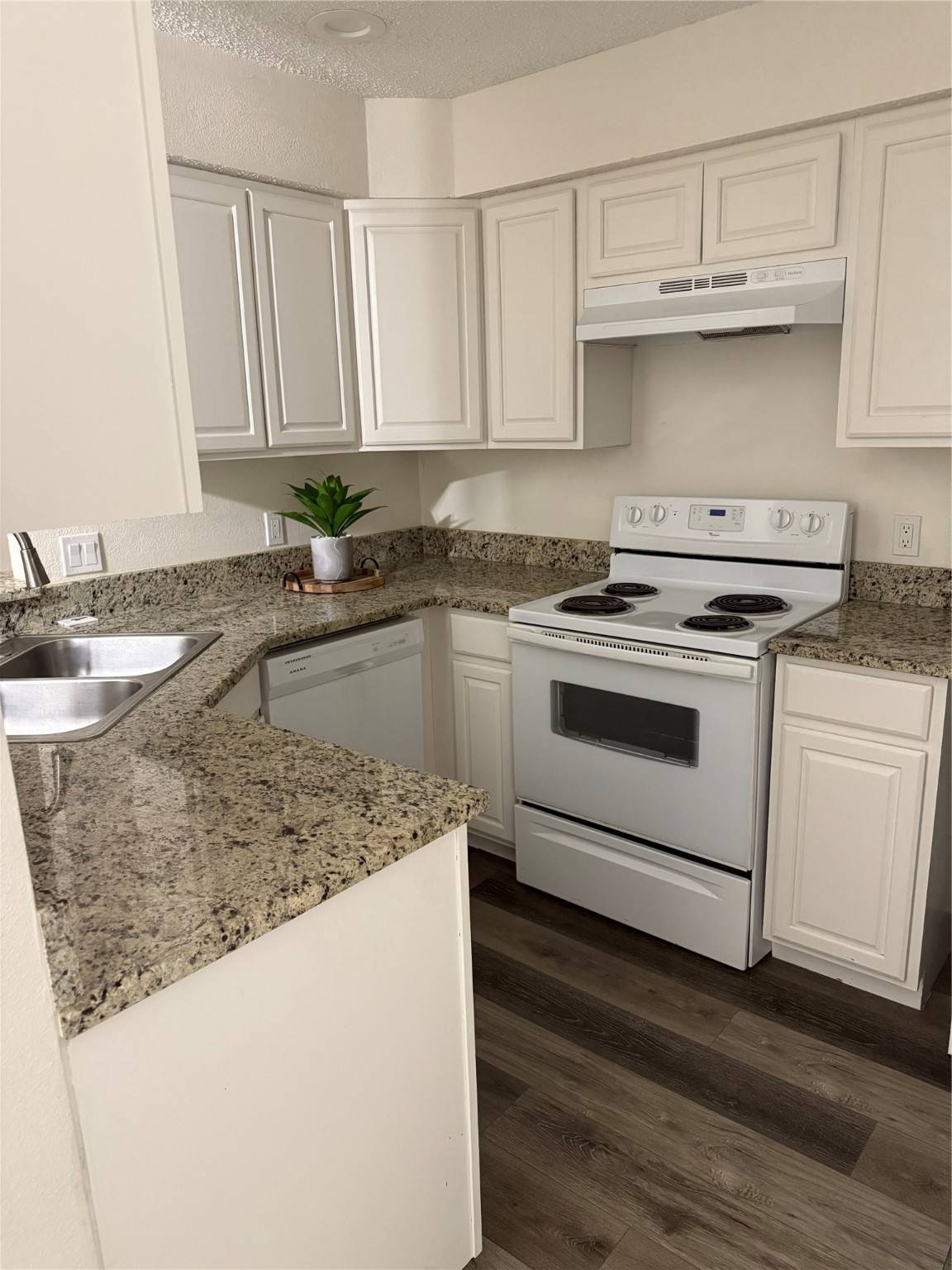 Dallas, TX 75248,5325 Bent Tree Forest DR #1121