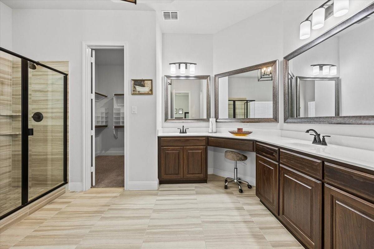 Waxahachie, TX 75167,221 Mckinley CIR