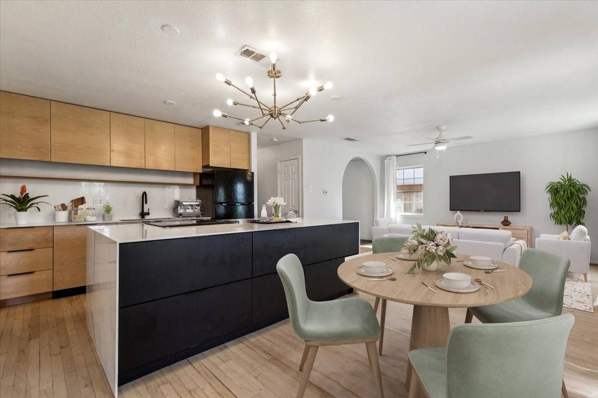 Dallas, TX 75212,3843 Bernal DR