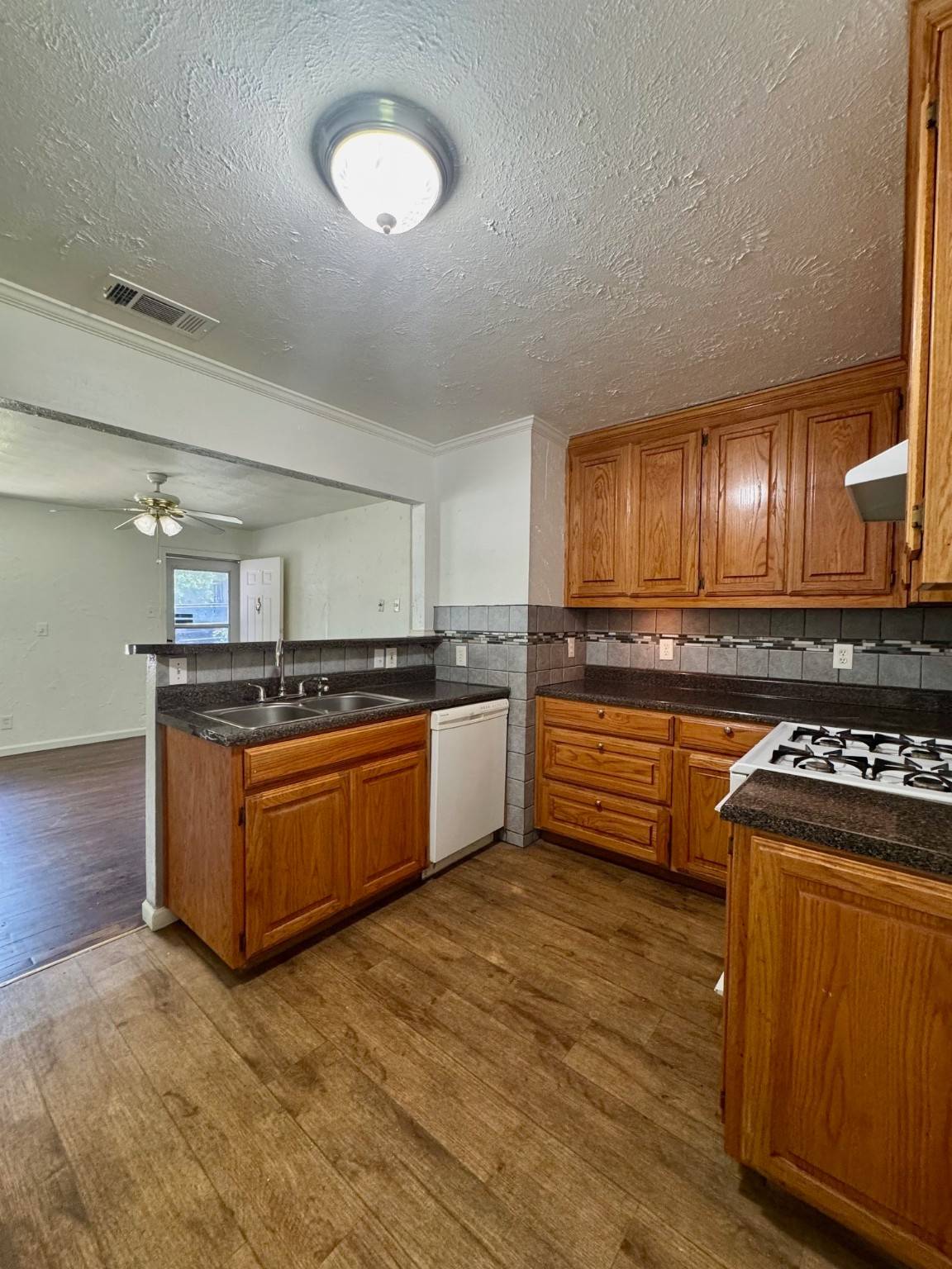 Mesquite, TX 75149,2132 Potter LN