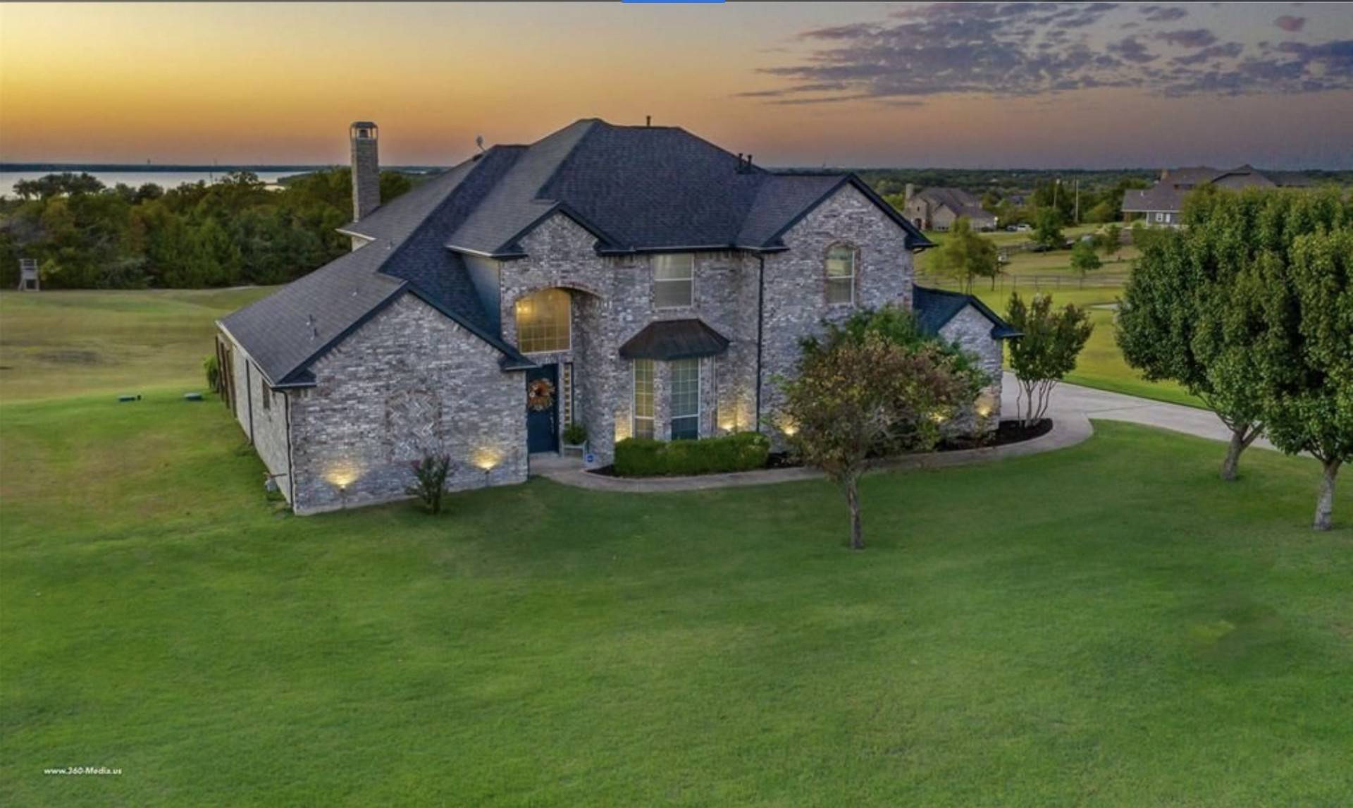 Lavon, TX 75166,930 Lakeridge DR