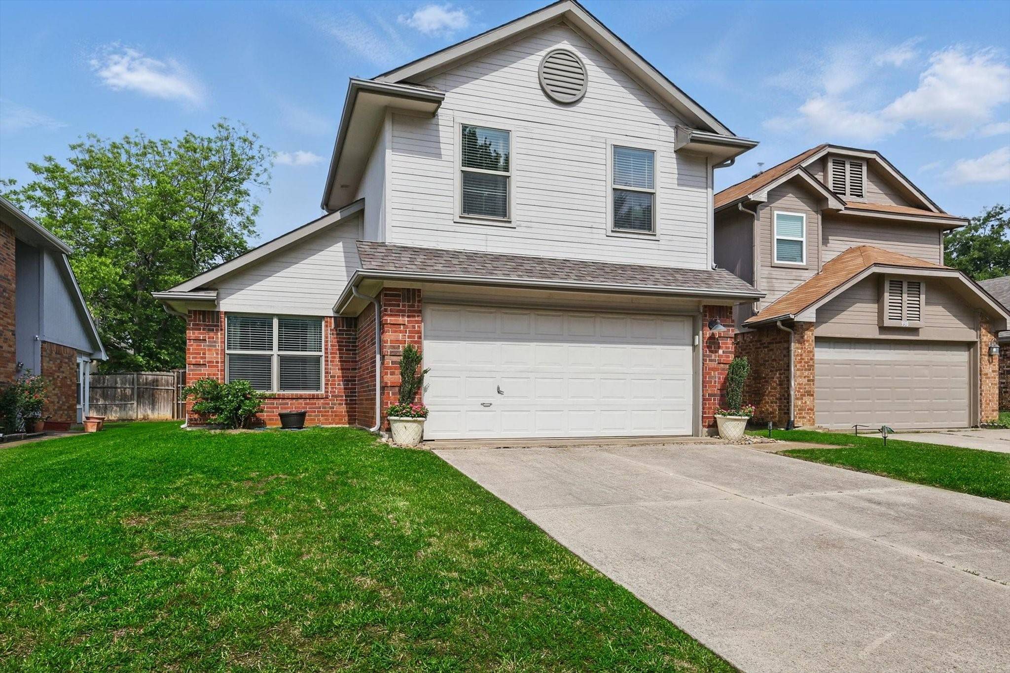 Lewisville, TX 75067,932 Boxwood DR