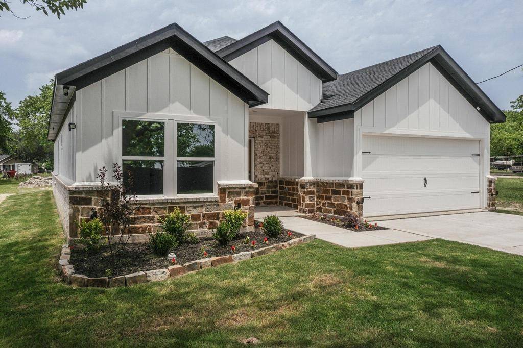 Wolfe City, TX 75496,704 Witt