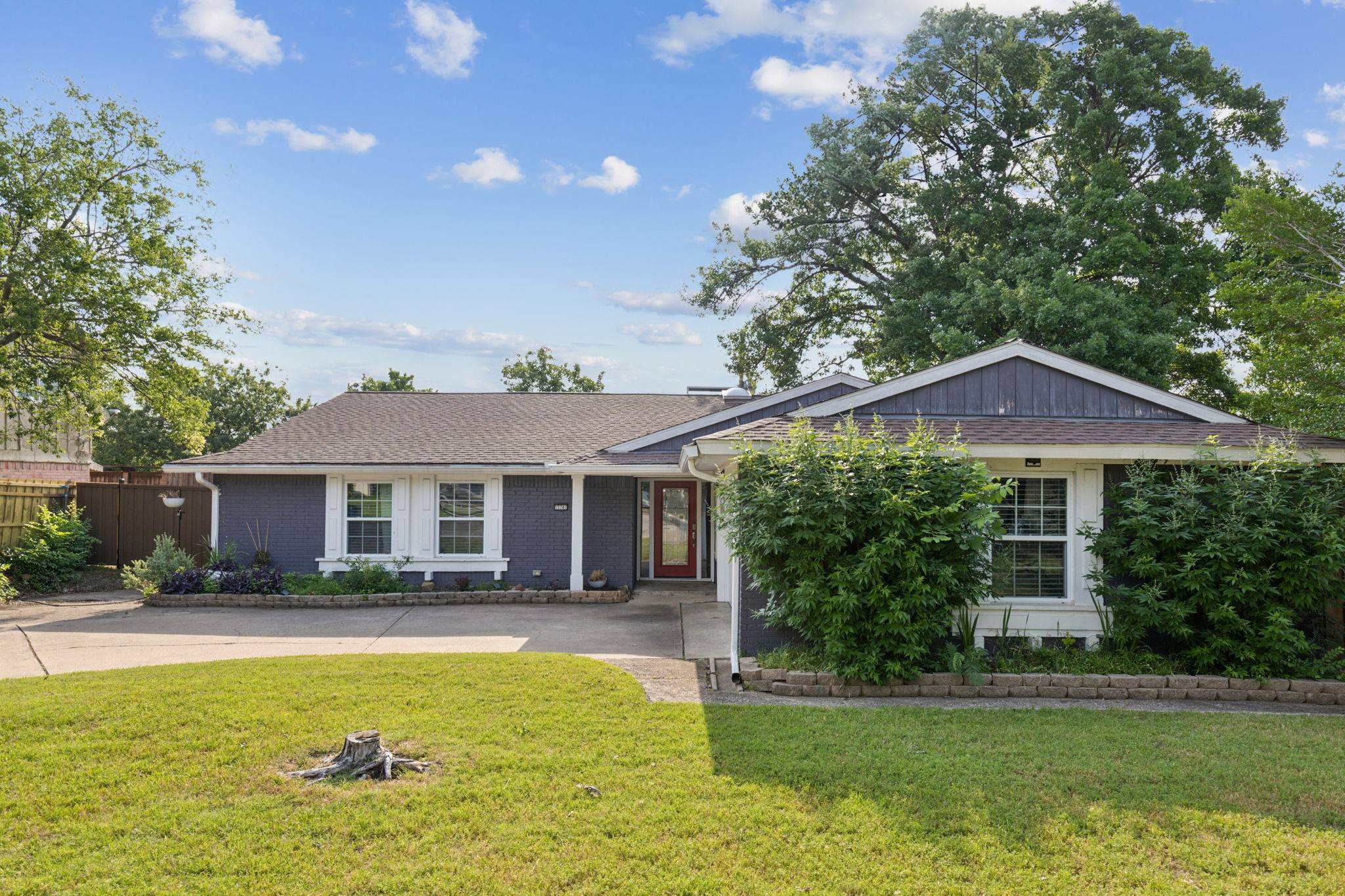Dallas, TX 75248,15741 Mapleview CIR
