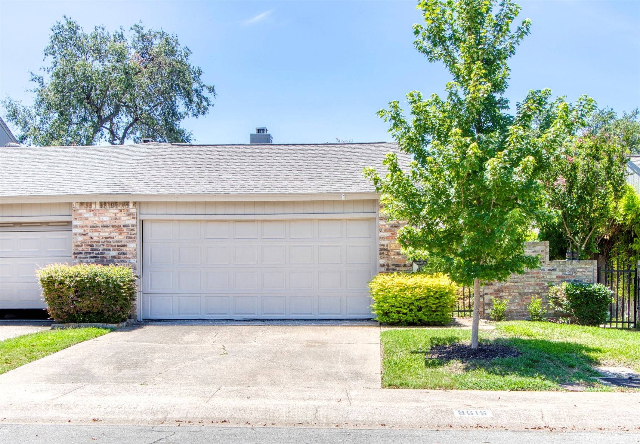 Dallas, TX 75238,9616 Highland View DR