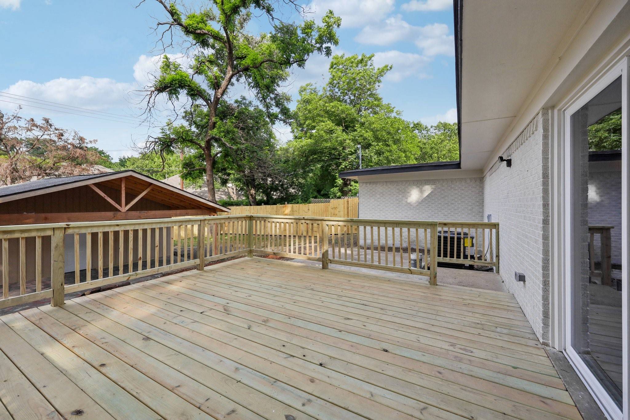Dallas, TX 75228,2121 Forest Oaks DR