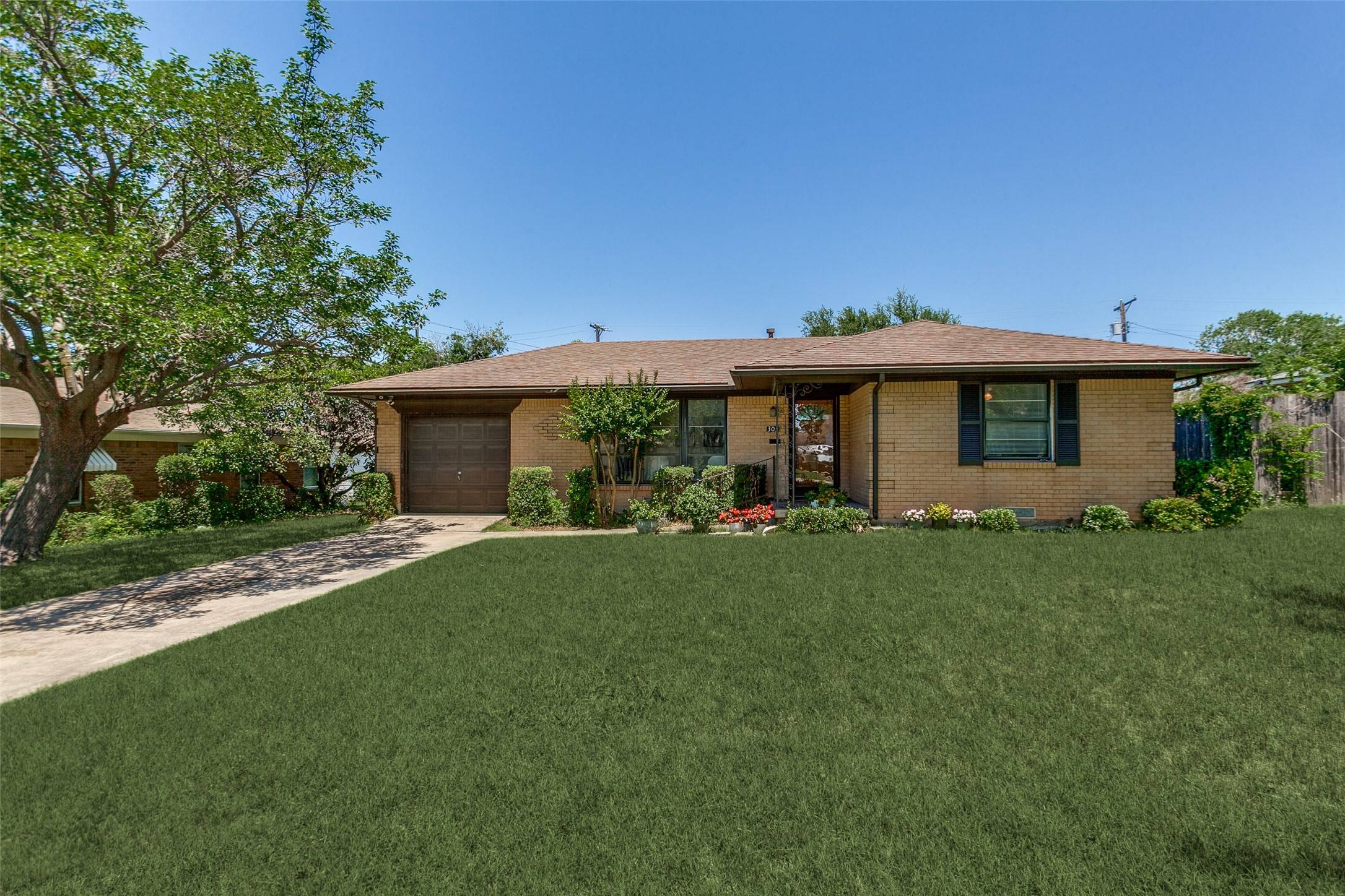 Richardson, TX 75081,303 Hillcrest AVE