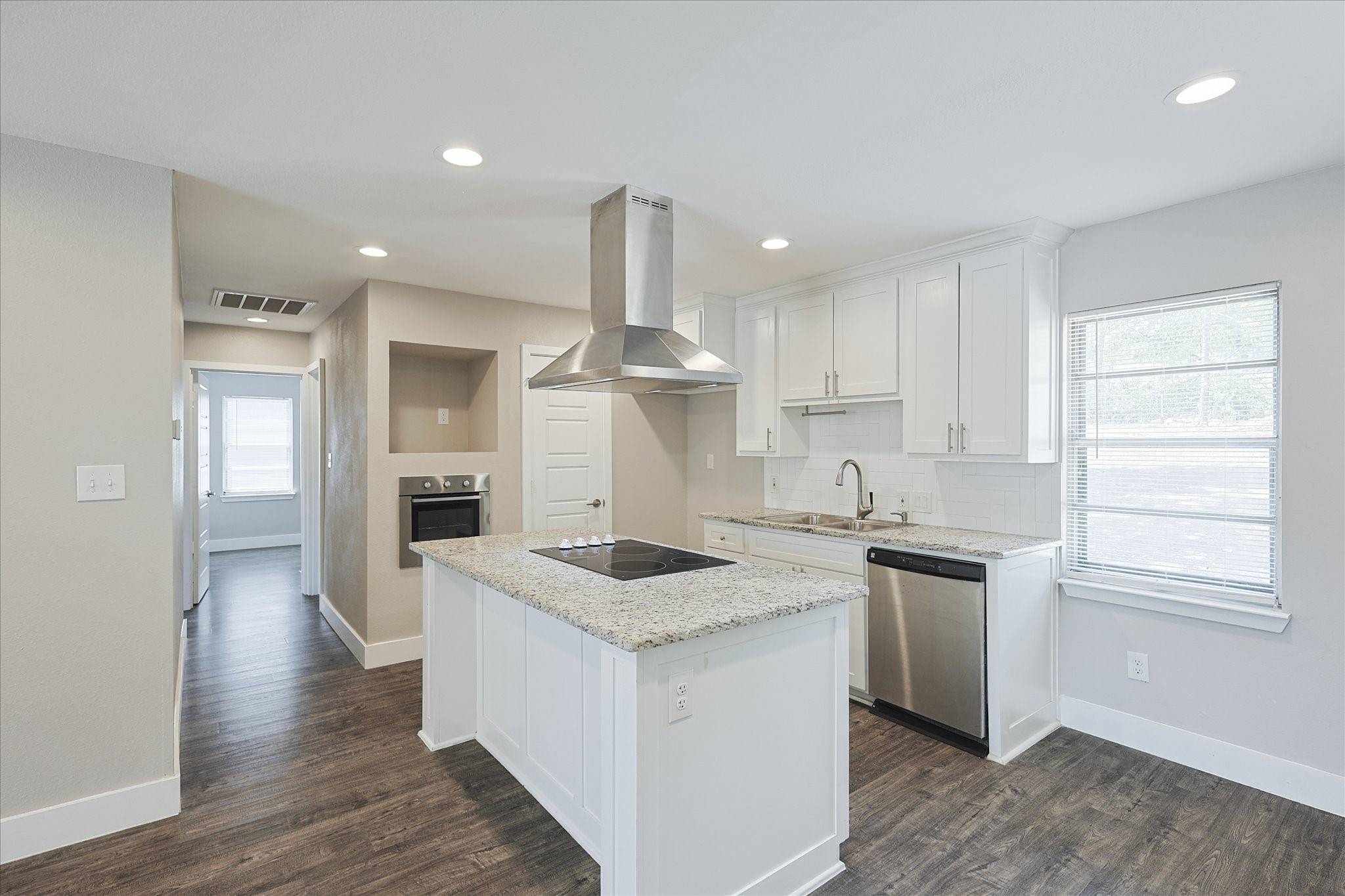 Euless, TX 76039,821 Collin DR