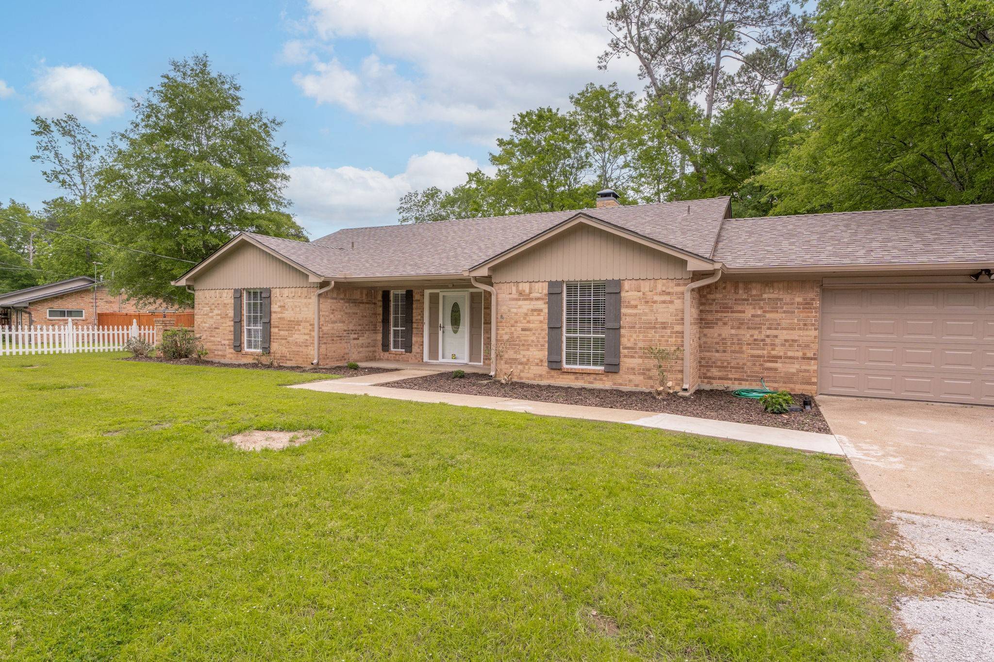 Big Sandy, TX 75755,906 N Tyler ST