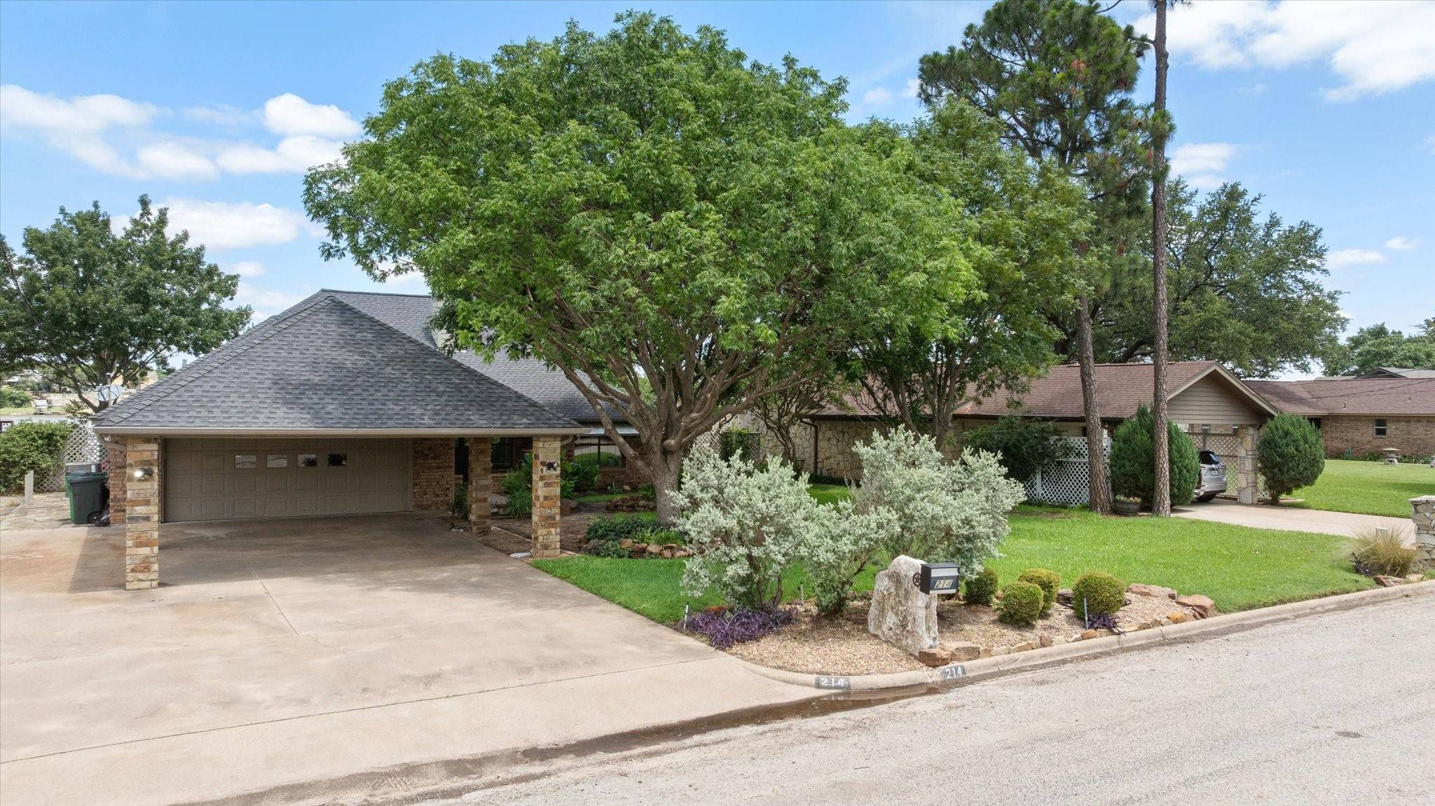 Granbury, TX 76048,214 Bahama CT