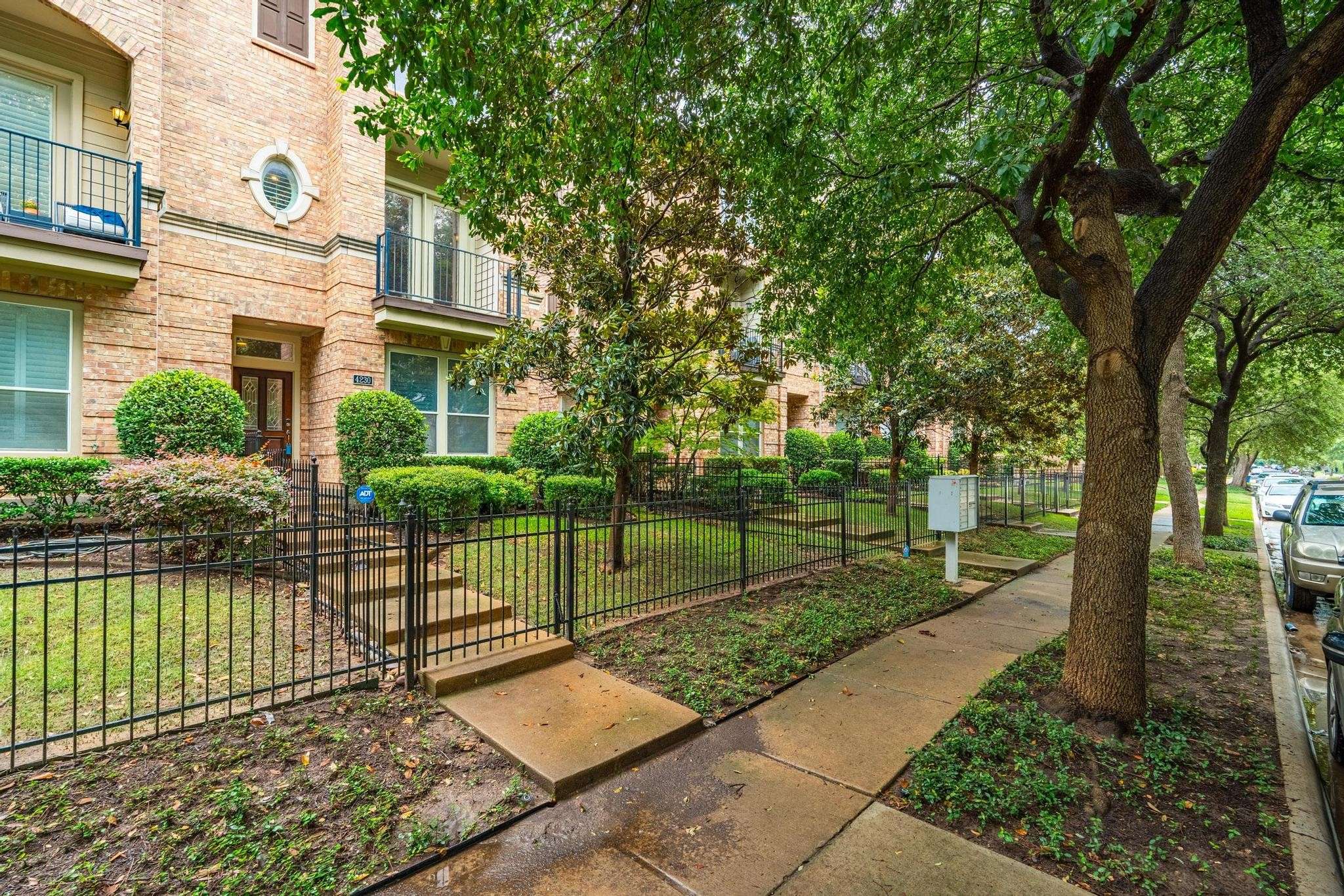 Dallas, TX 75219,4230 Holland AVE