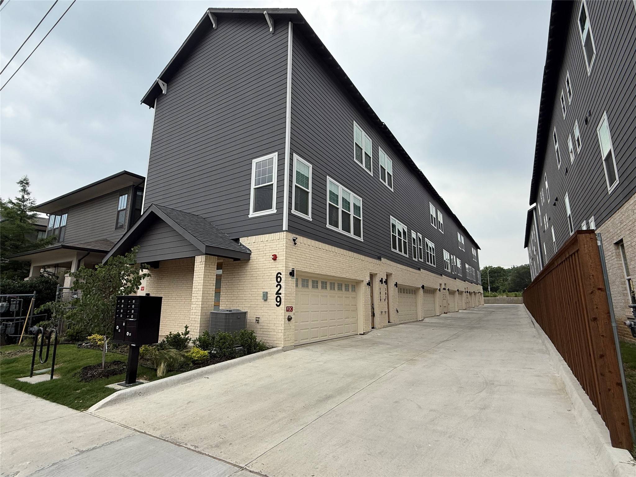 Dallas, TX 75208,629 N Tyler ST #101-108