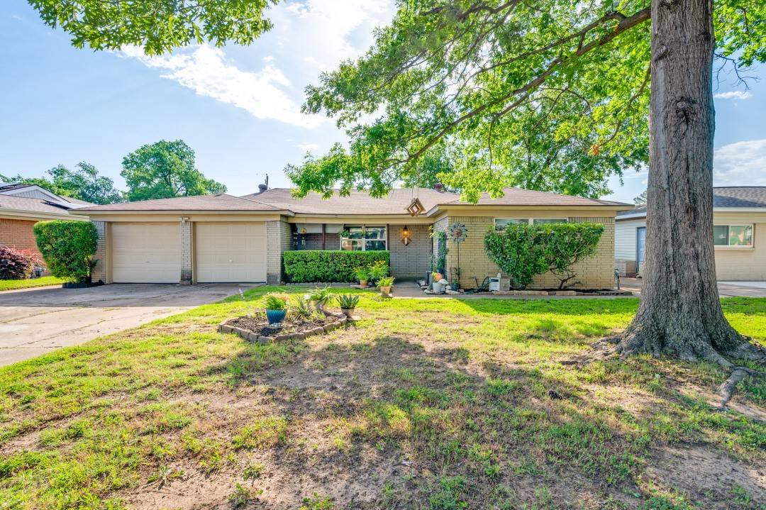 Hurst, TX 76053,1224 Simpson DR