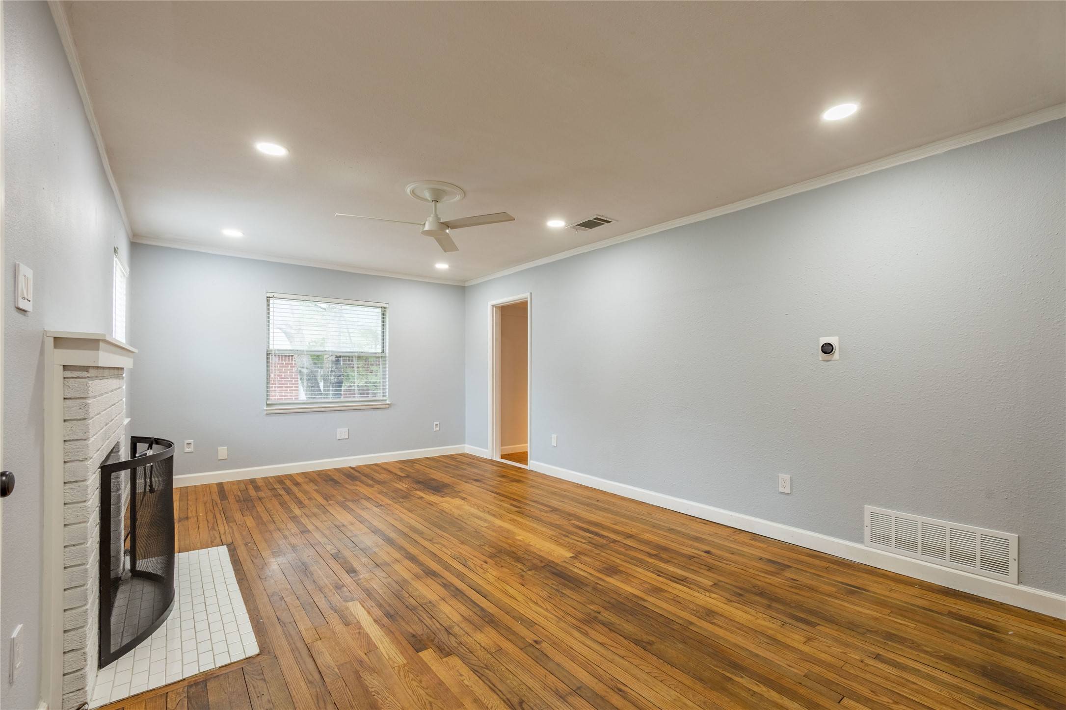 Dallas, TX 75211,2732 Mateur ST