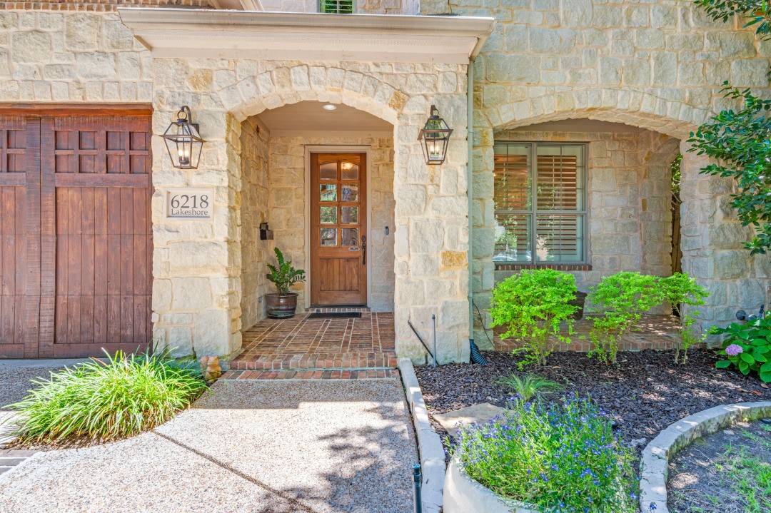Dallas, TX 75214,6218 Lakeshore DR
