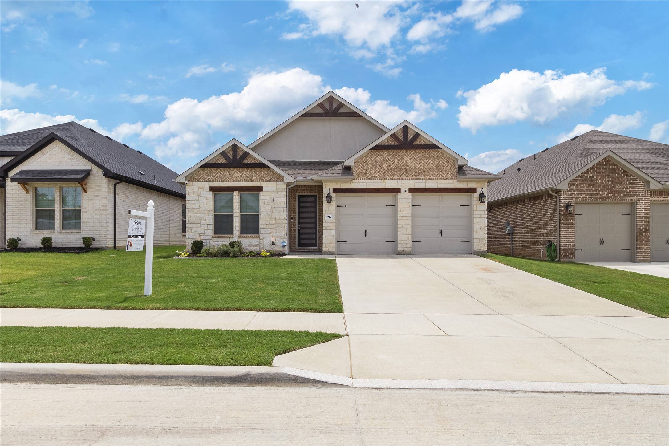 River Oaks, TX 76114,912 Boston LN