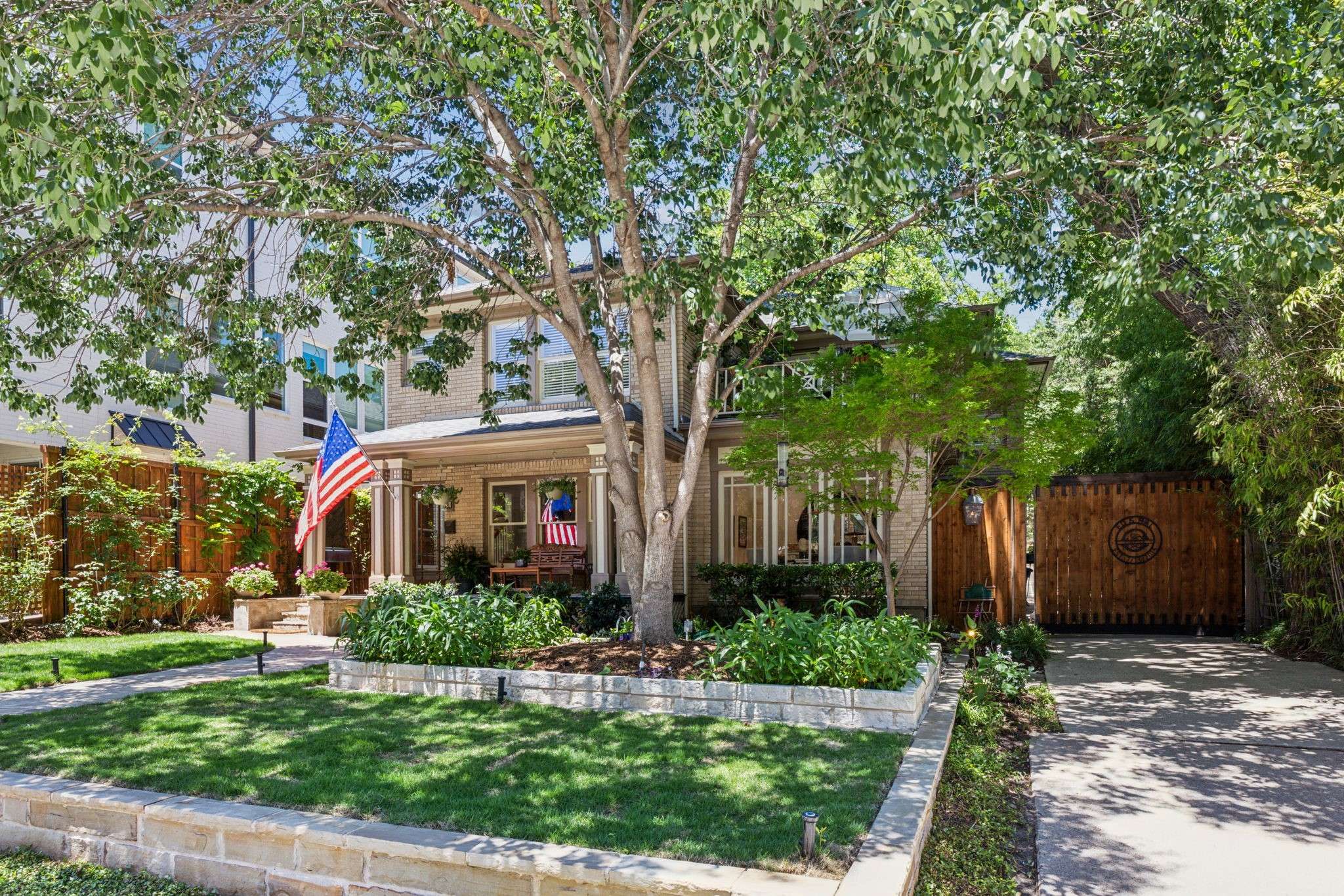 Dallas, TX 75214,6329 Richmond AVE