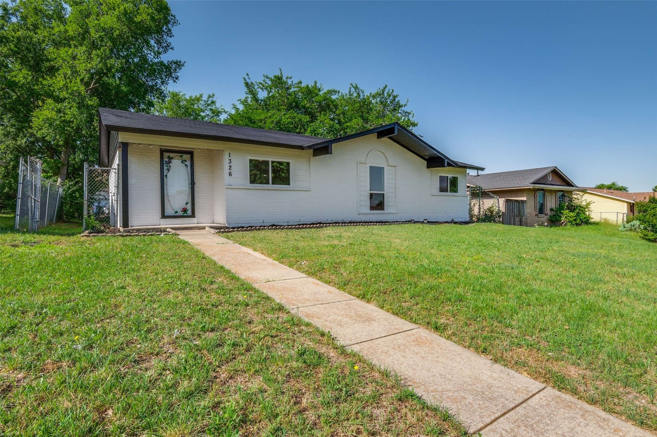 Dallas, TX 75232,1326 Taperwicke DR