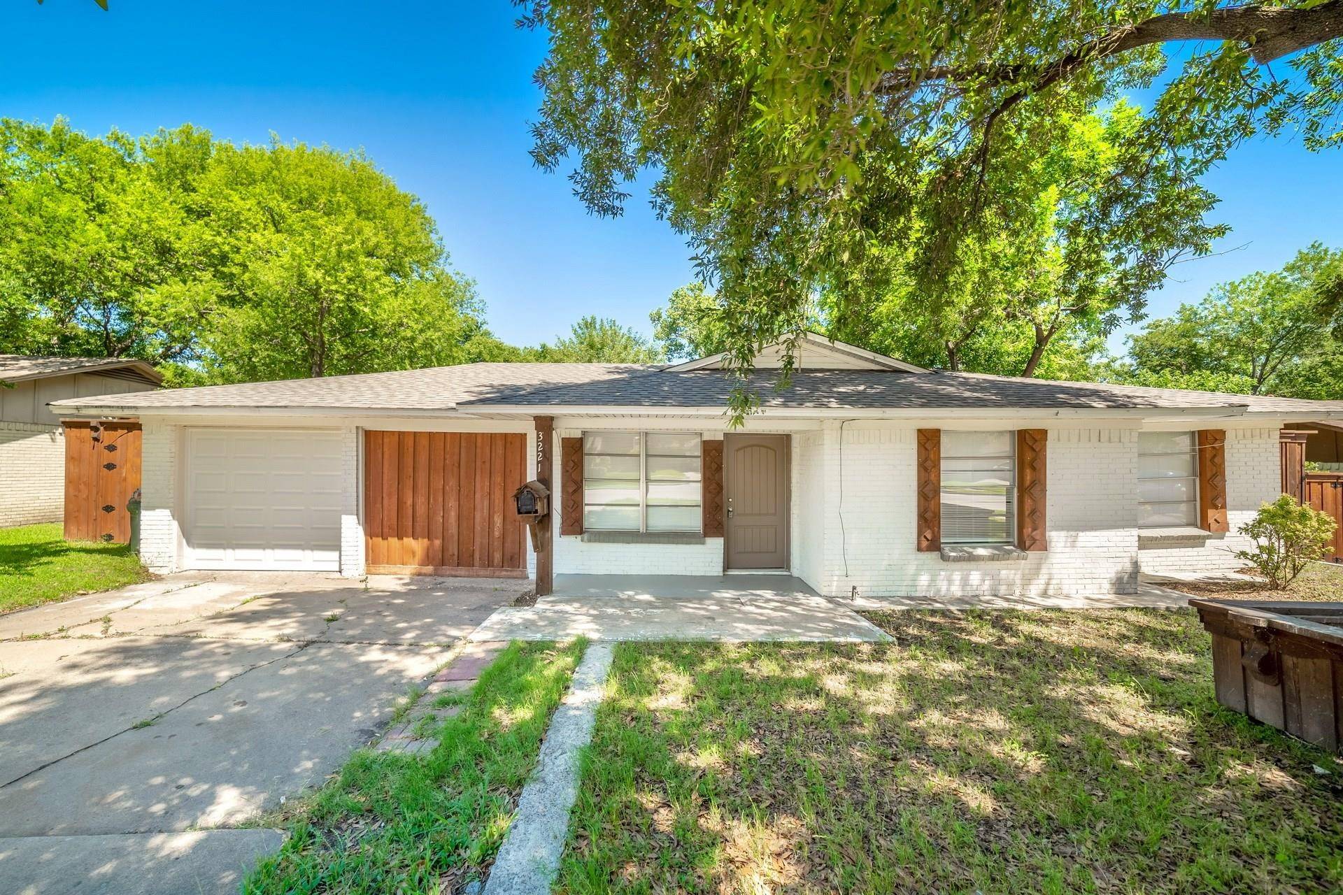 Mesquite, TX 75150,3221 MOON DR