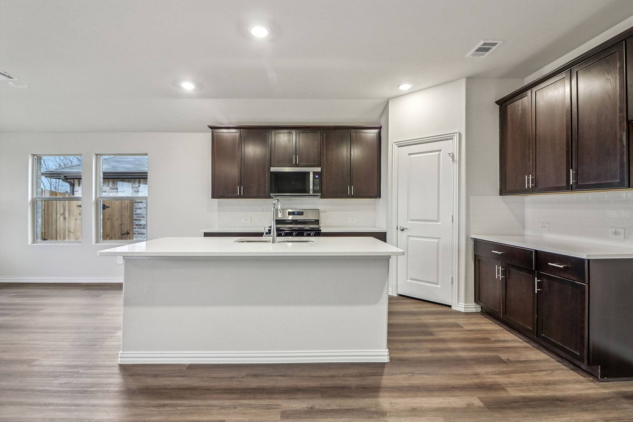 Lavon, TX 75166,951 Lily LN