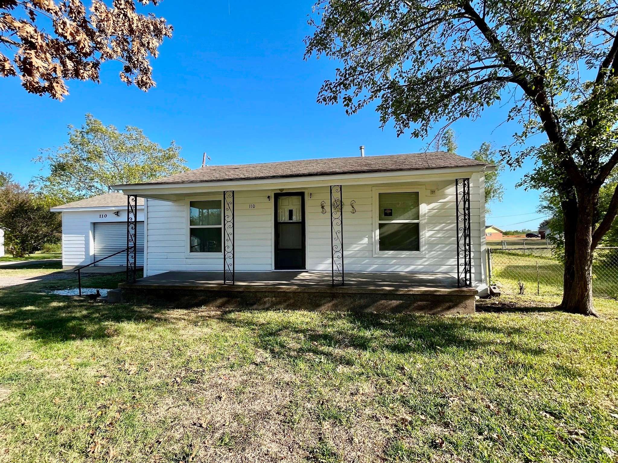 Kaufman, TX 75142,110 N Hwy 34 ST