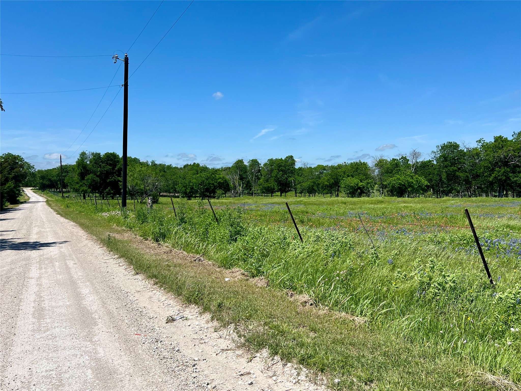 Barry, TX 75102,562 NW Co Rd 2242