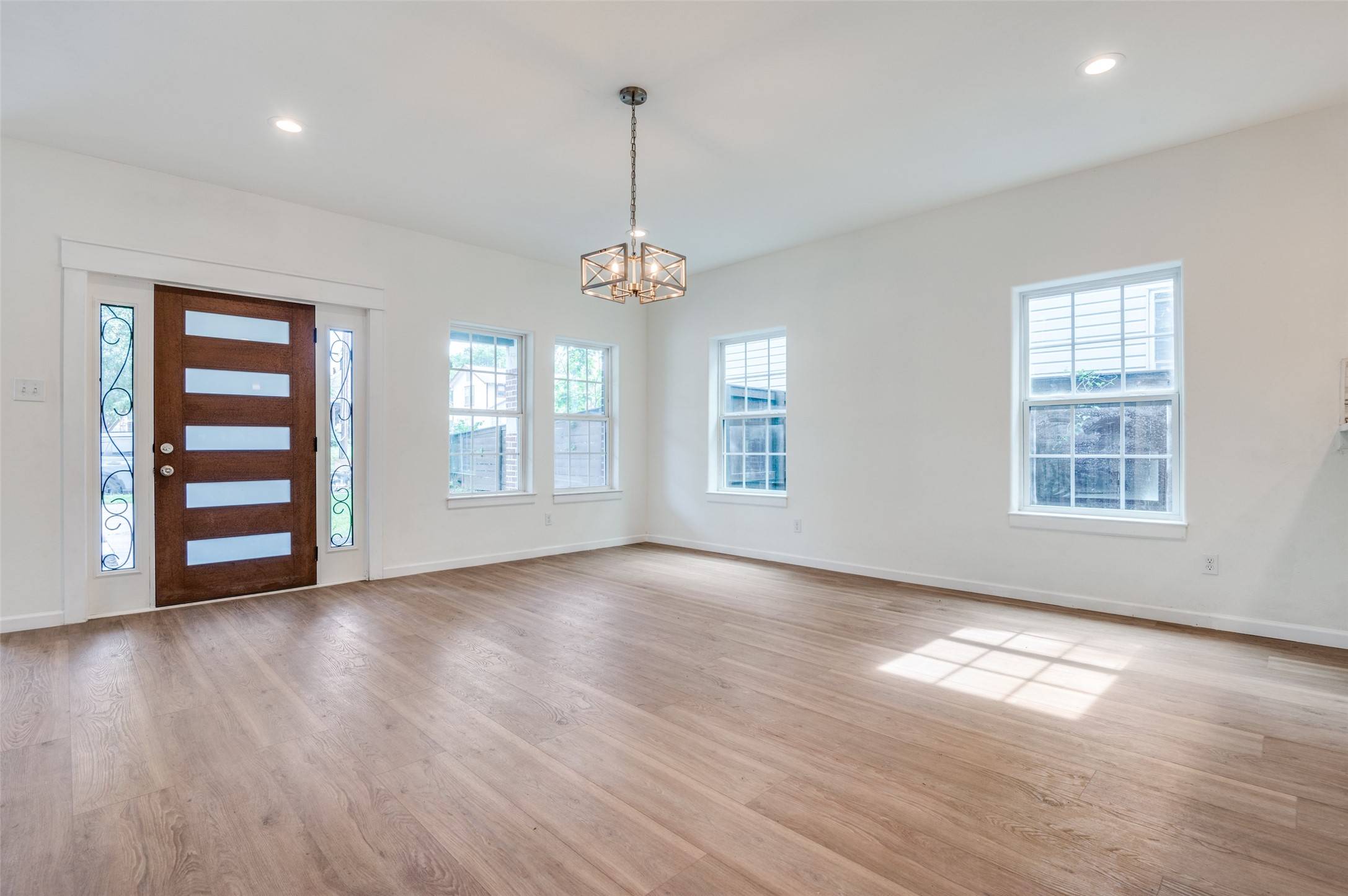 Dallas, TX 75211,2723 Bentley AVE
