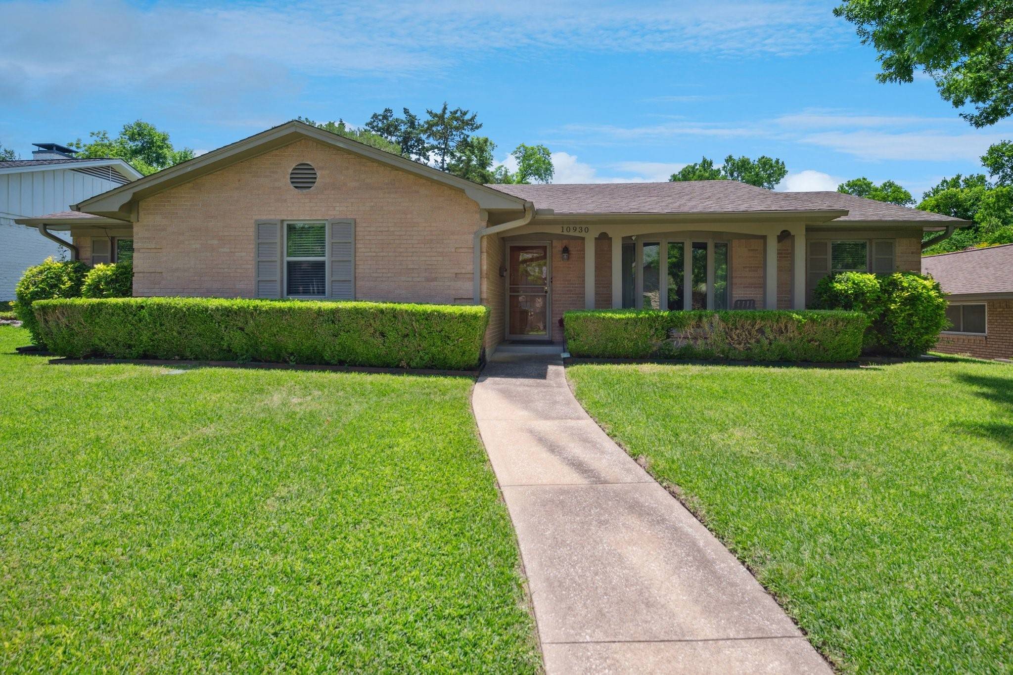 Dallas, TX 75218,10930 Ridgemeadow DR