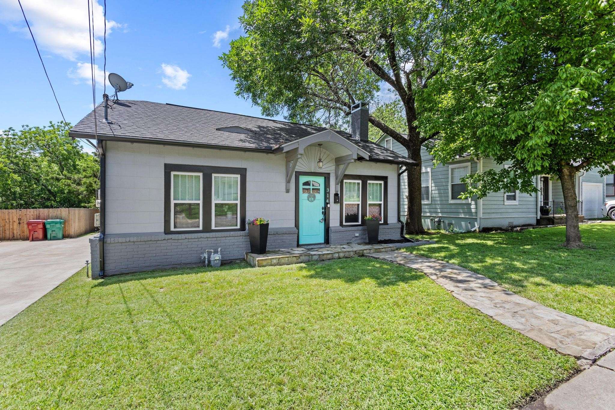 Sherman, TX 75092,314 W Mcgee ST