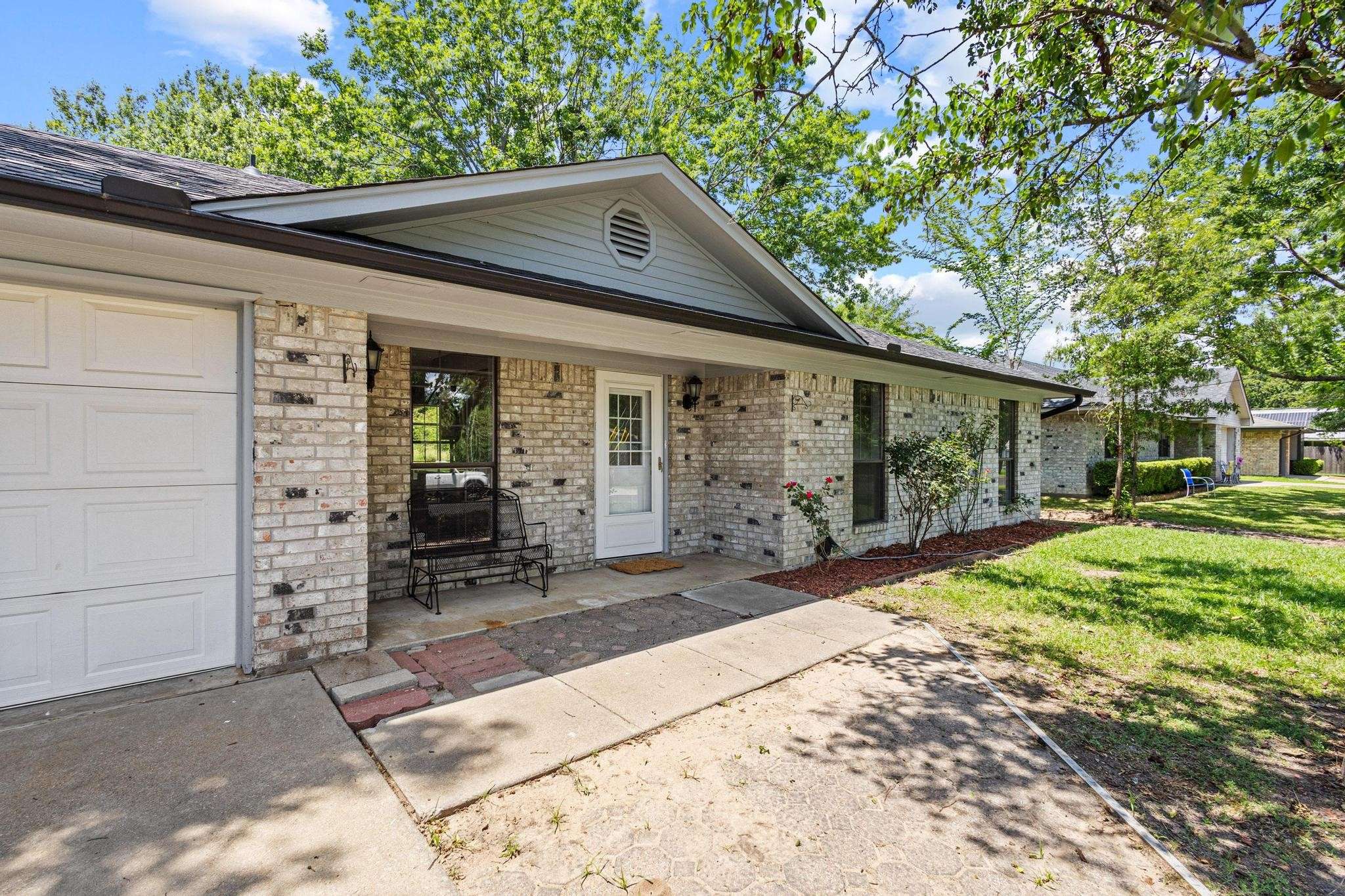 Sulphur Springs, TX 75482,613 Locust ST S