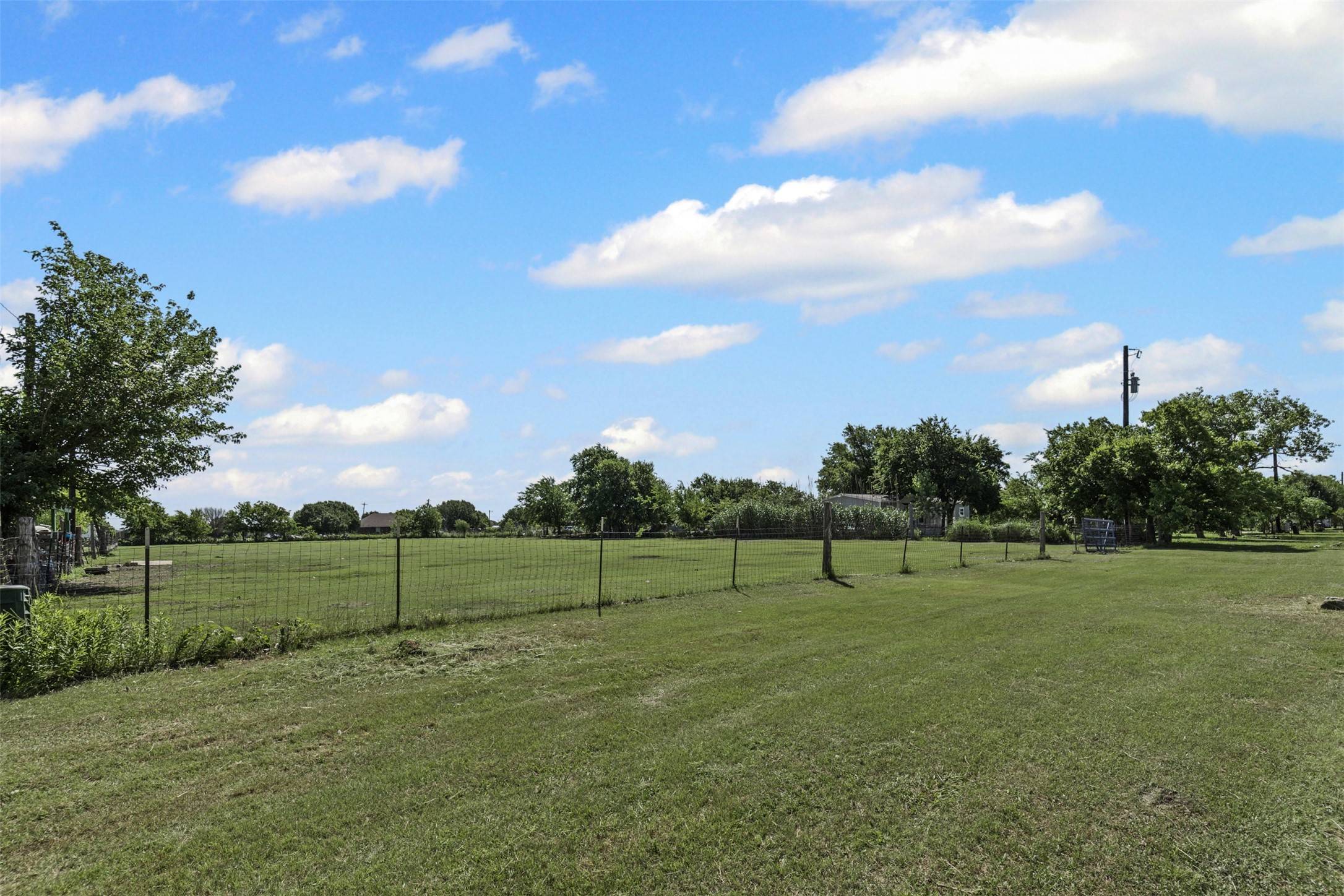 Venus, TX 76084,1500 South DR
