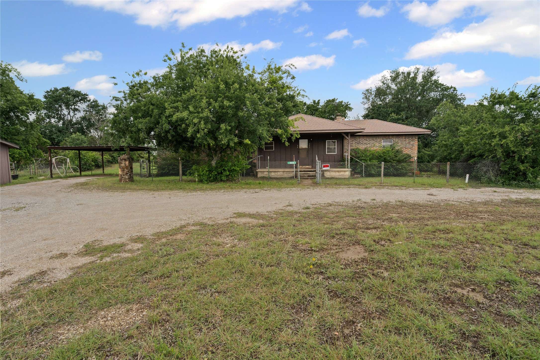 Weatherford, TX 76088,905 Zion Hill RD