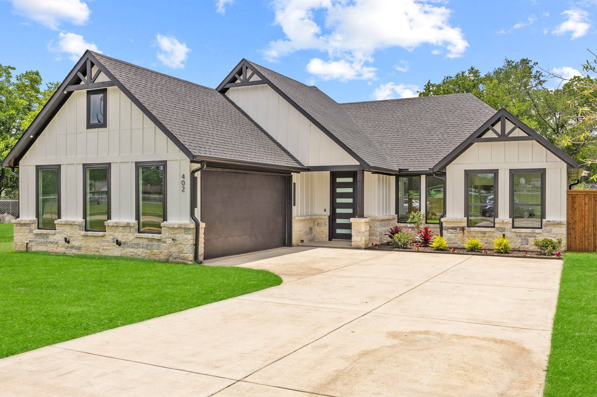Kerens, TX 75144,402 S Humphrey AVE