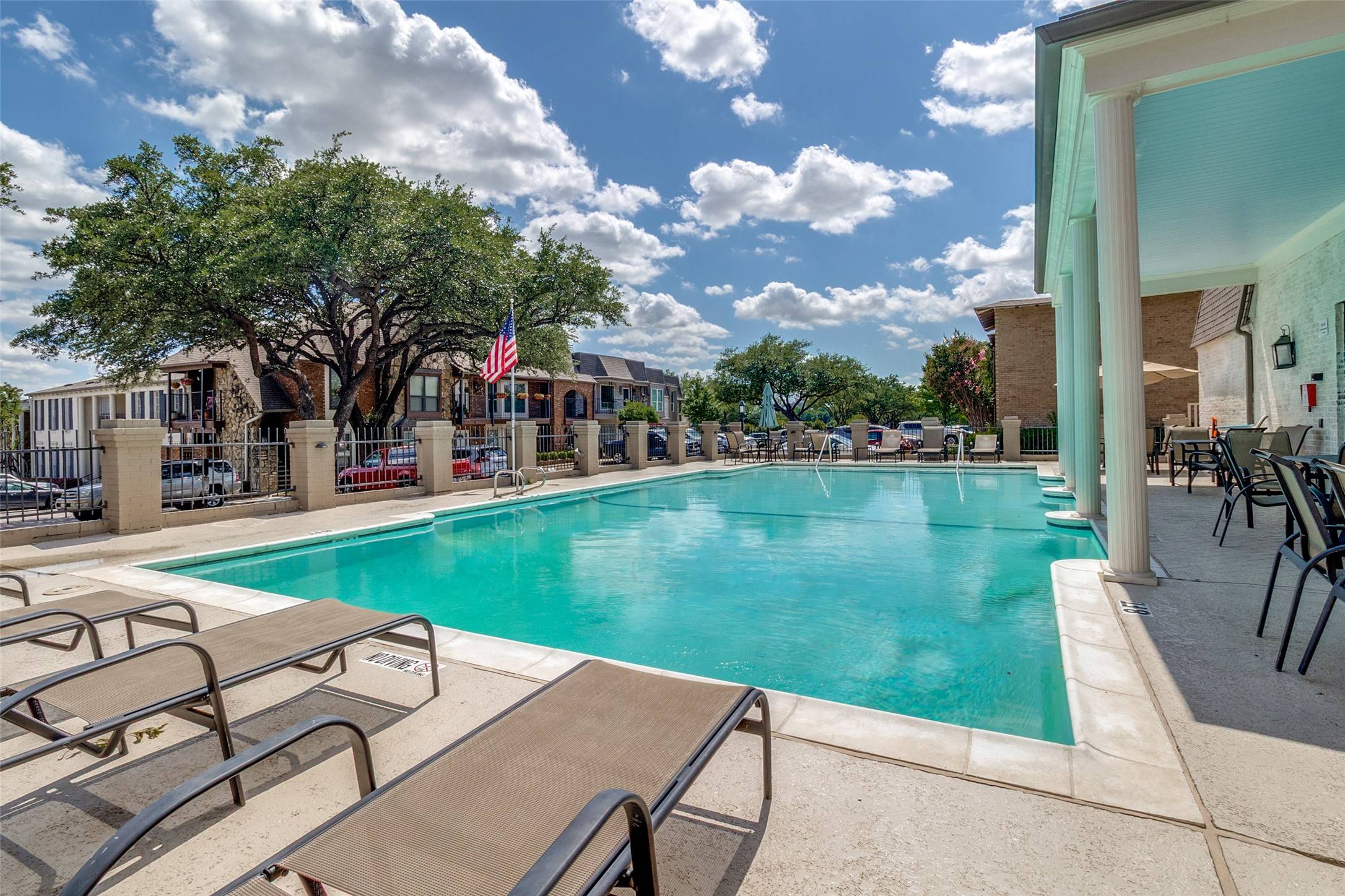Dallas, TX 75248,5833 Copperwood LN #1131