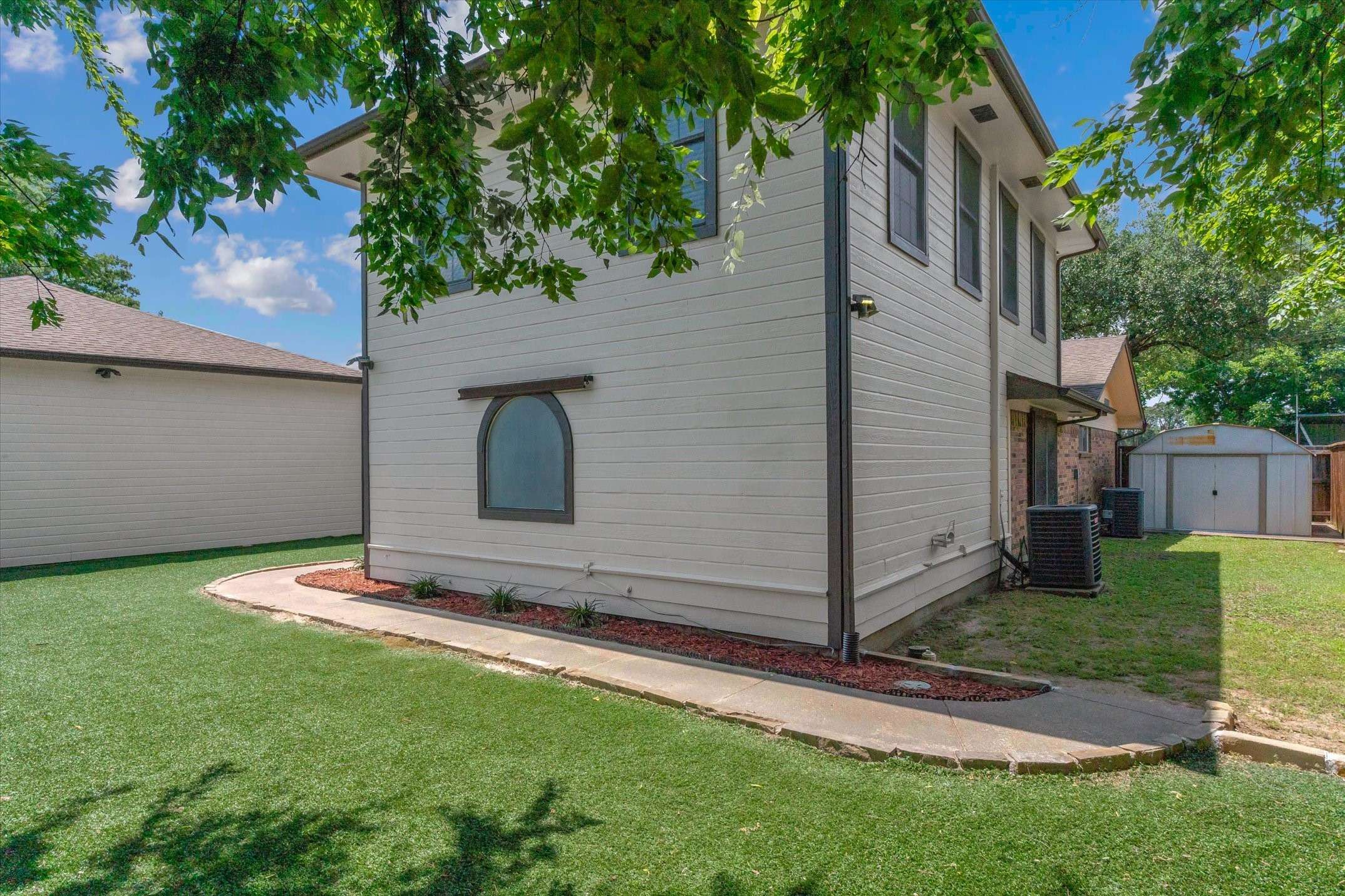 Edgewood, TX 75117,302 Erwin ST