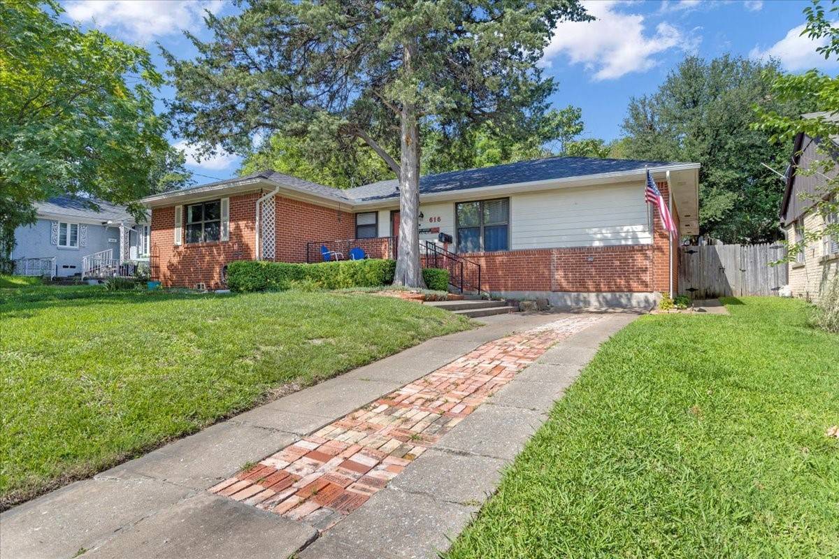 Sherman, TX 75092,616 Kessler BLVD