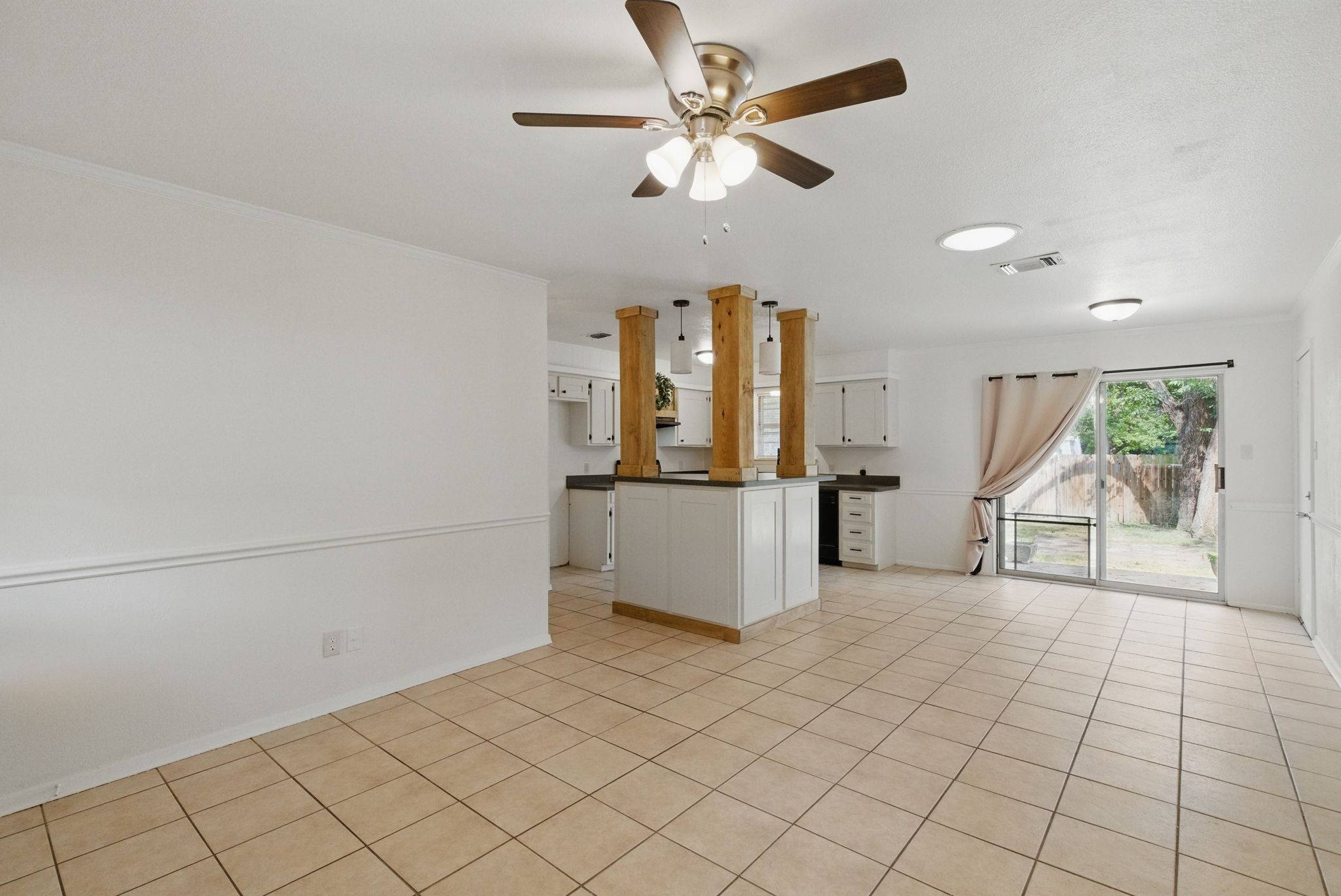 Weatherford, TX 76086,805 S Rusk ST