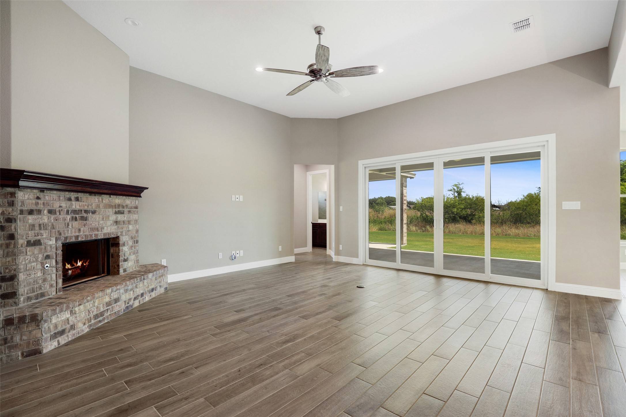 Crowley, TX 76036,2404 Dartford DR