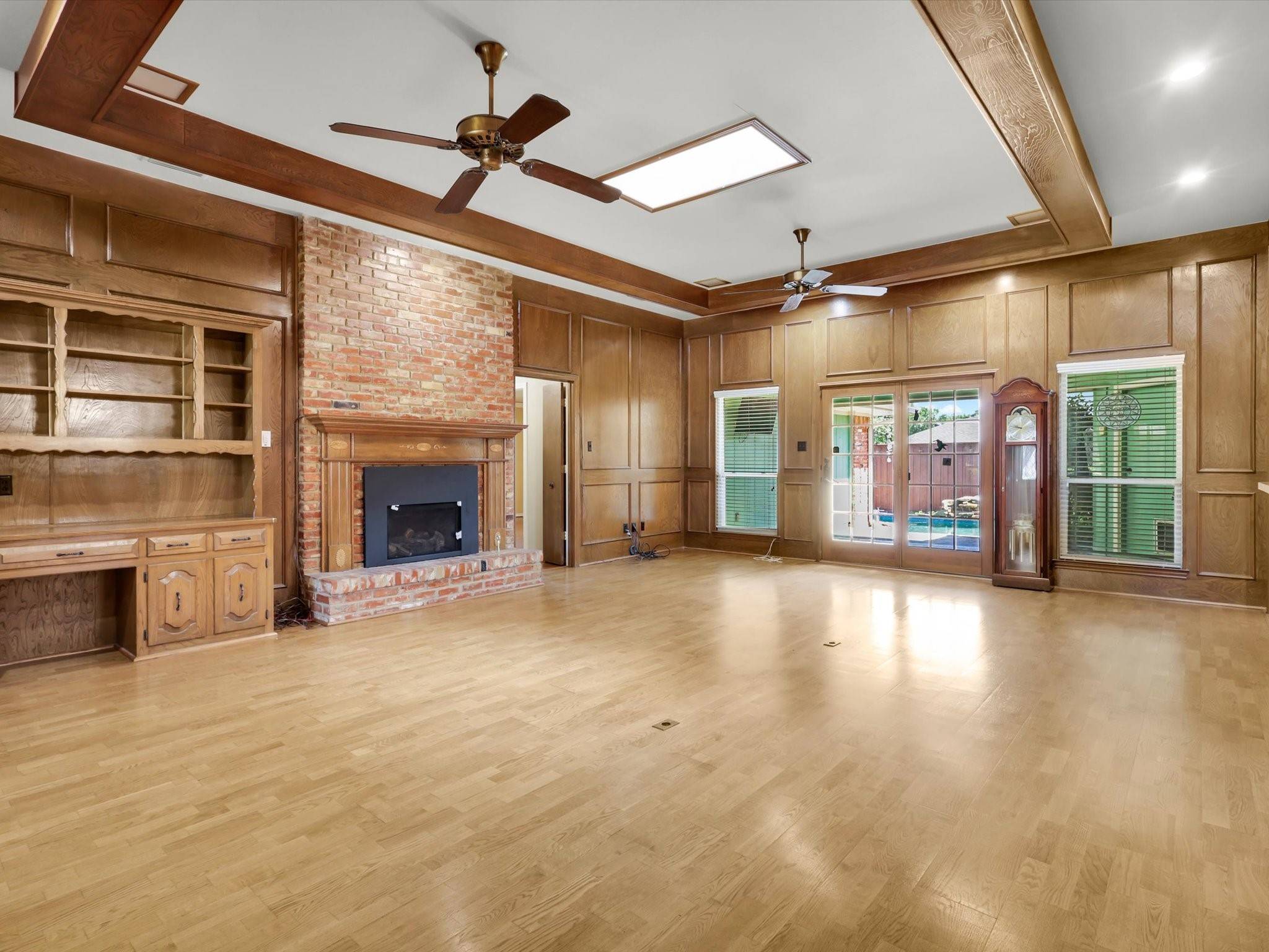 Dallas, TX 75243,9206 Clover Valley DR