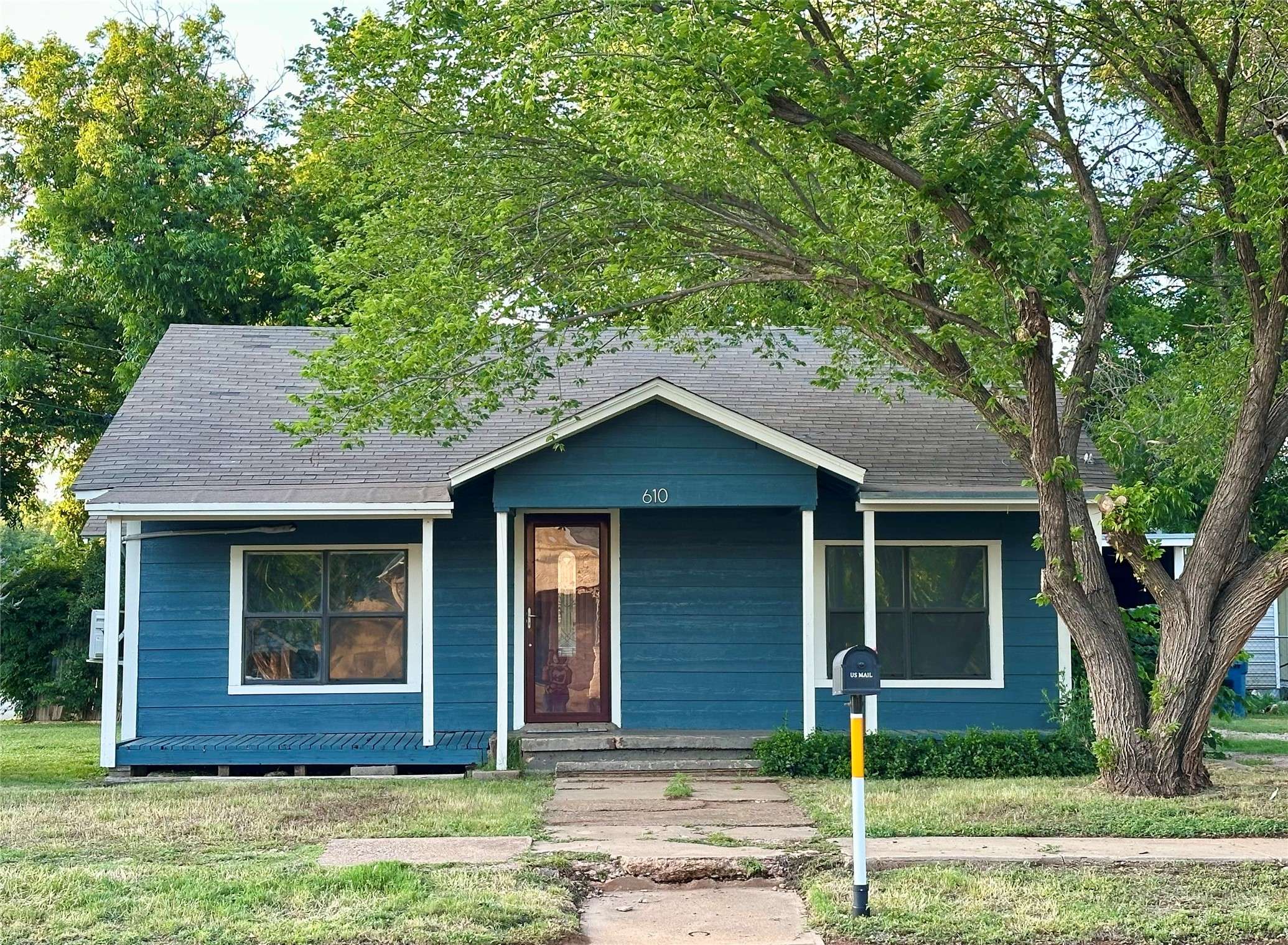 Winters, TX 79567,610 W Dale ST