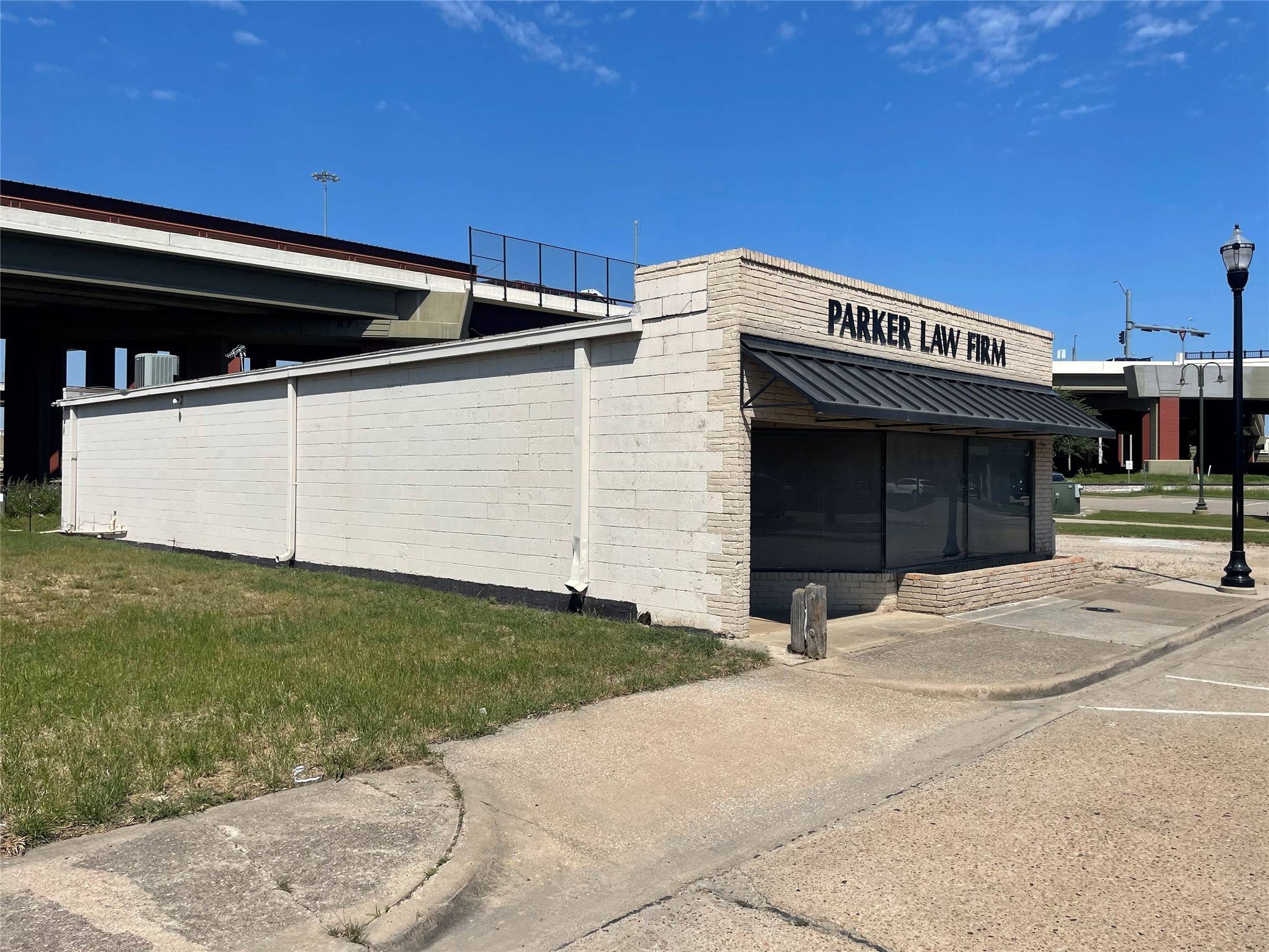 Carrollton, TX 75006,1012 S Elm ST