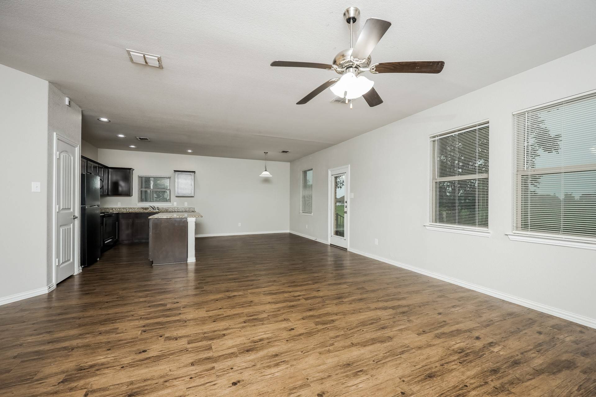 Ennis, TX 75119,1006 Hoylake CT