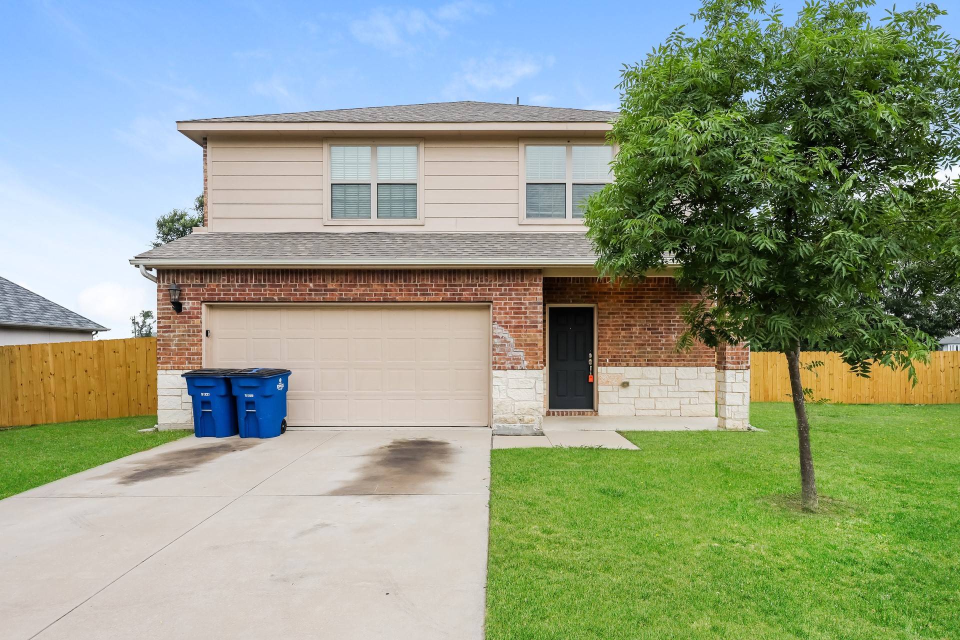 Ennis, TX 75119,1006 Hoylake CT