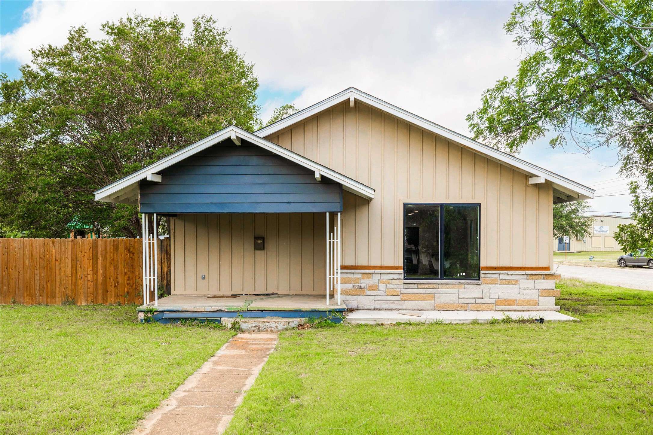 Brownwood, TX 76801,2001 Southside DR