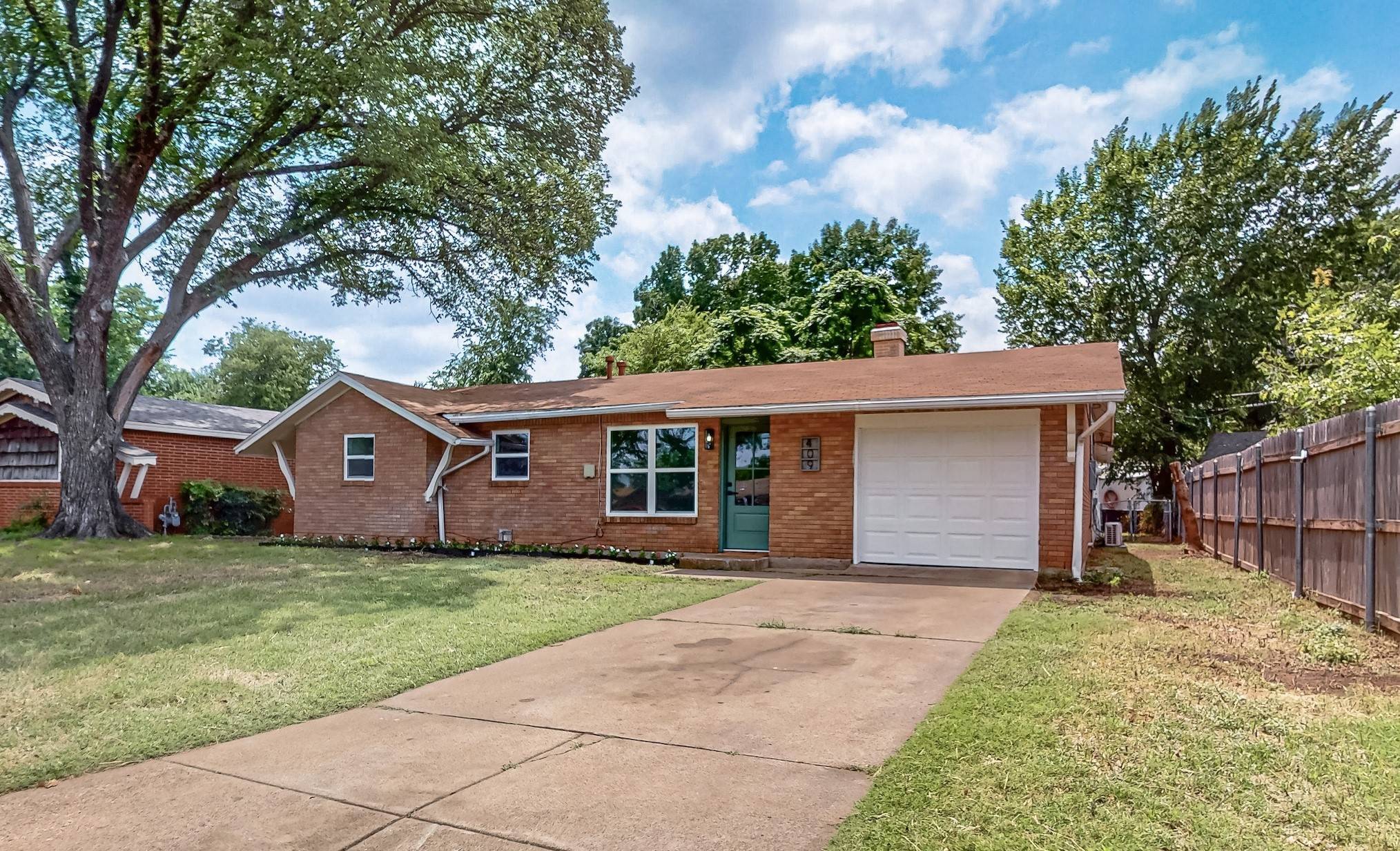 Hurst, TX 76053,409 Fleming DR