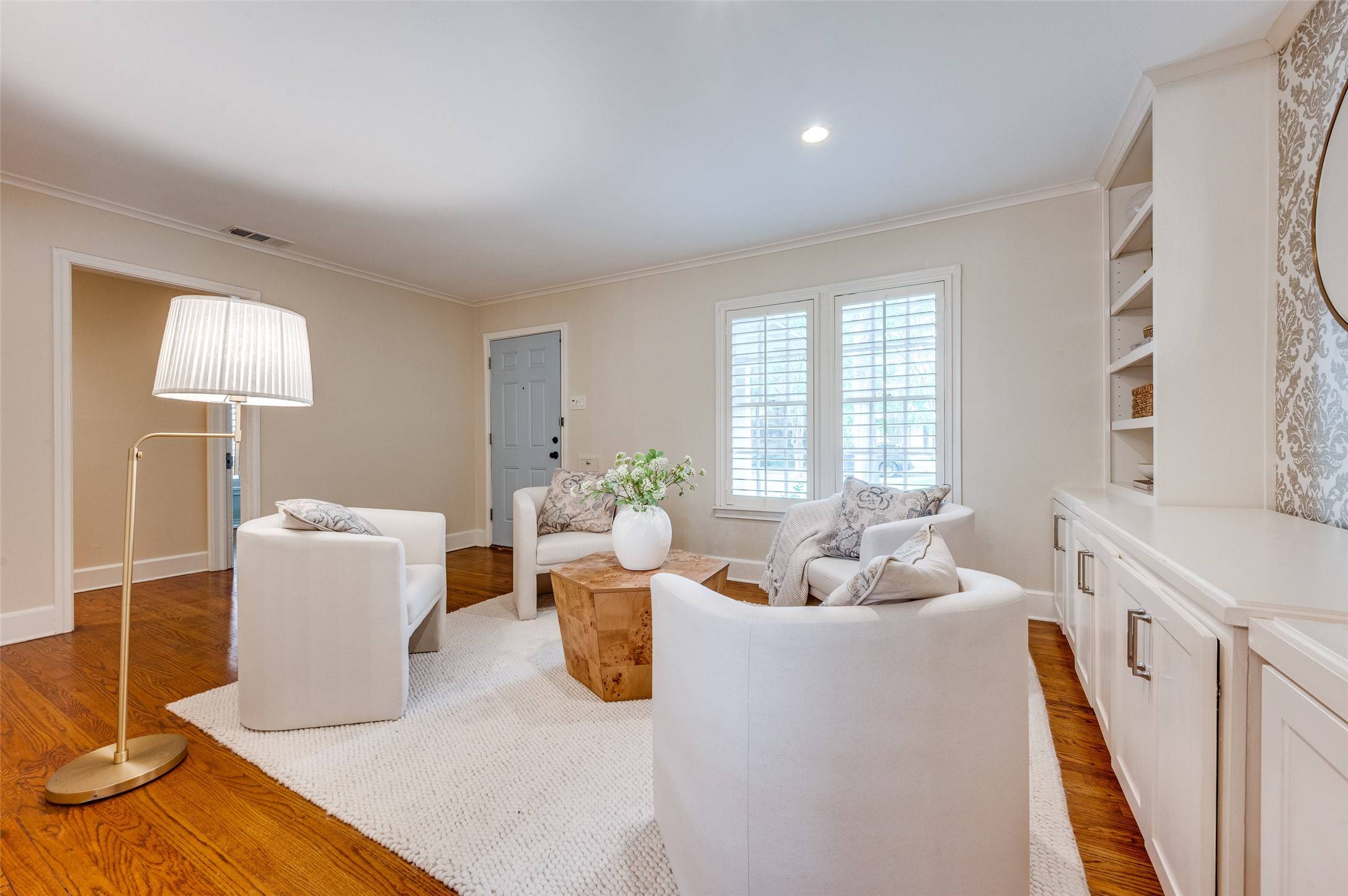Dallas, TX 75214,7107 La Vista DR