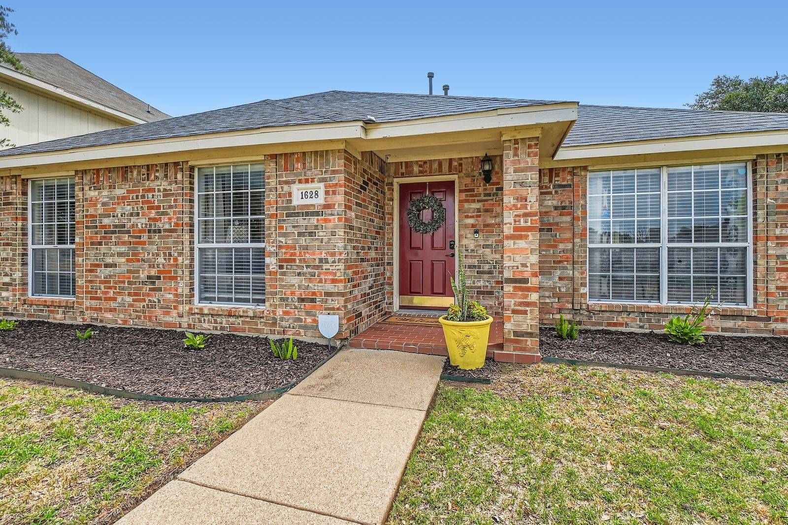 Cedar Hill, TX 75104,1628 High Pointe LN