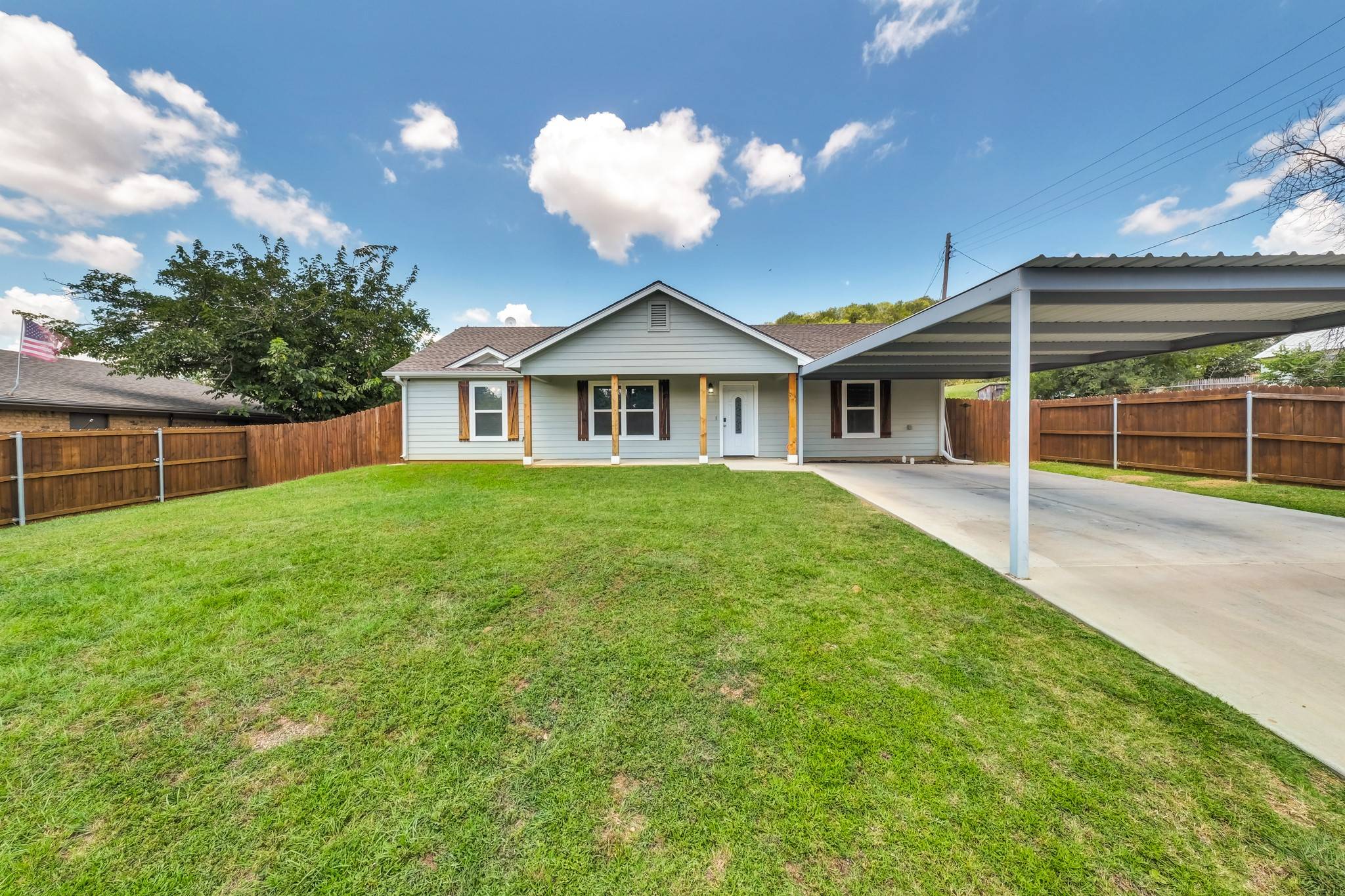 Mineral Wells, TX 76067,209 NE 6th AVE